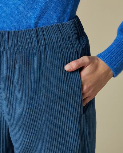 Pantaloni in costina di velluto con risvolto donna detail 2