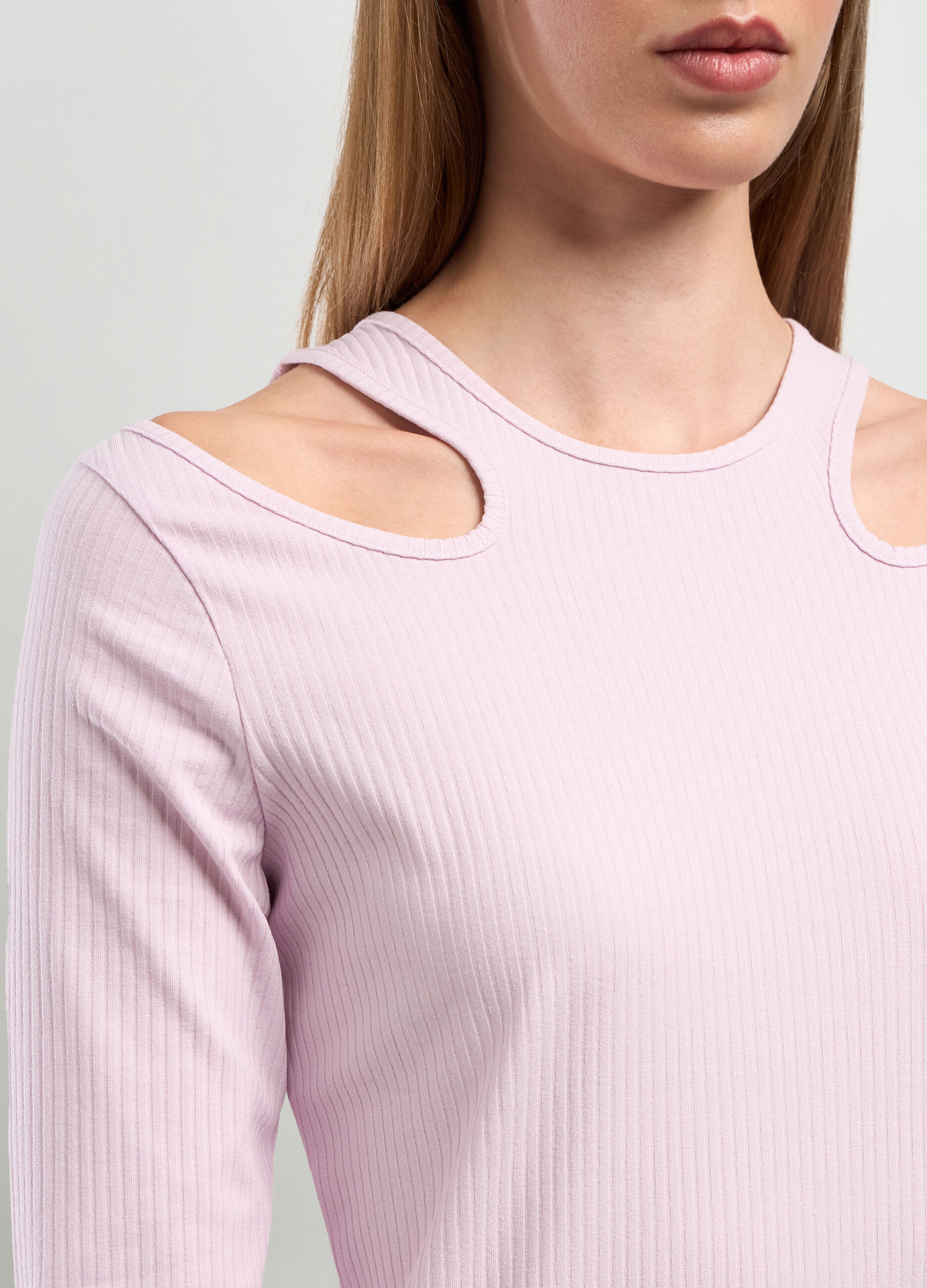 T-shirt in costina con cut out donna_2