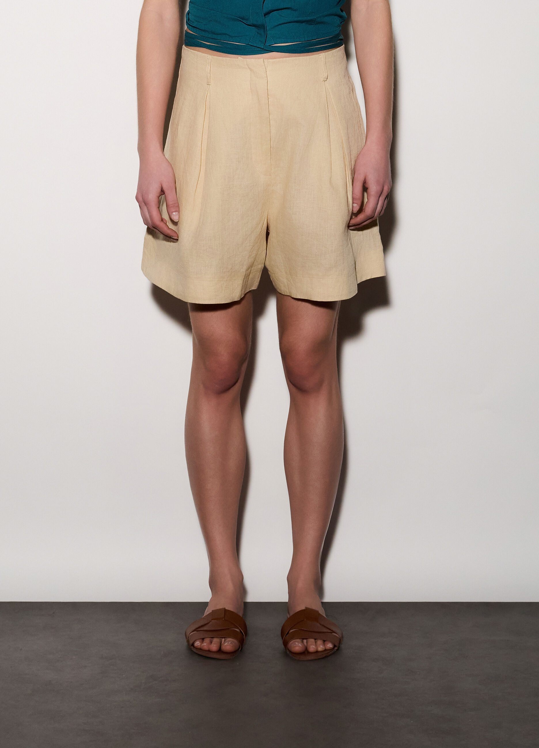 Shorts regular fit in puro lino donna_1