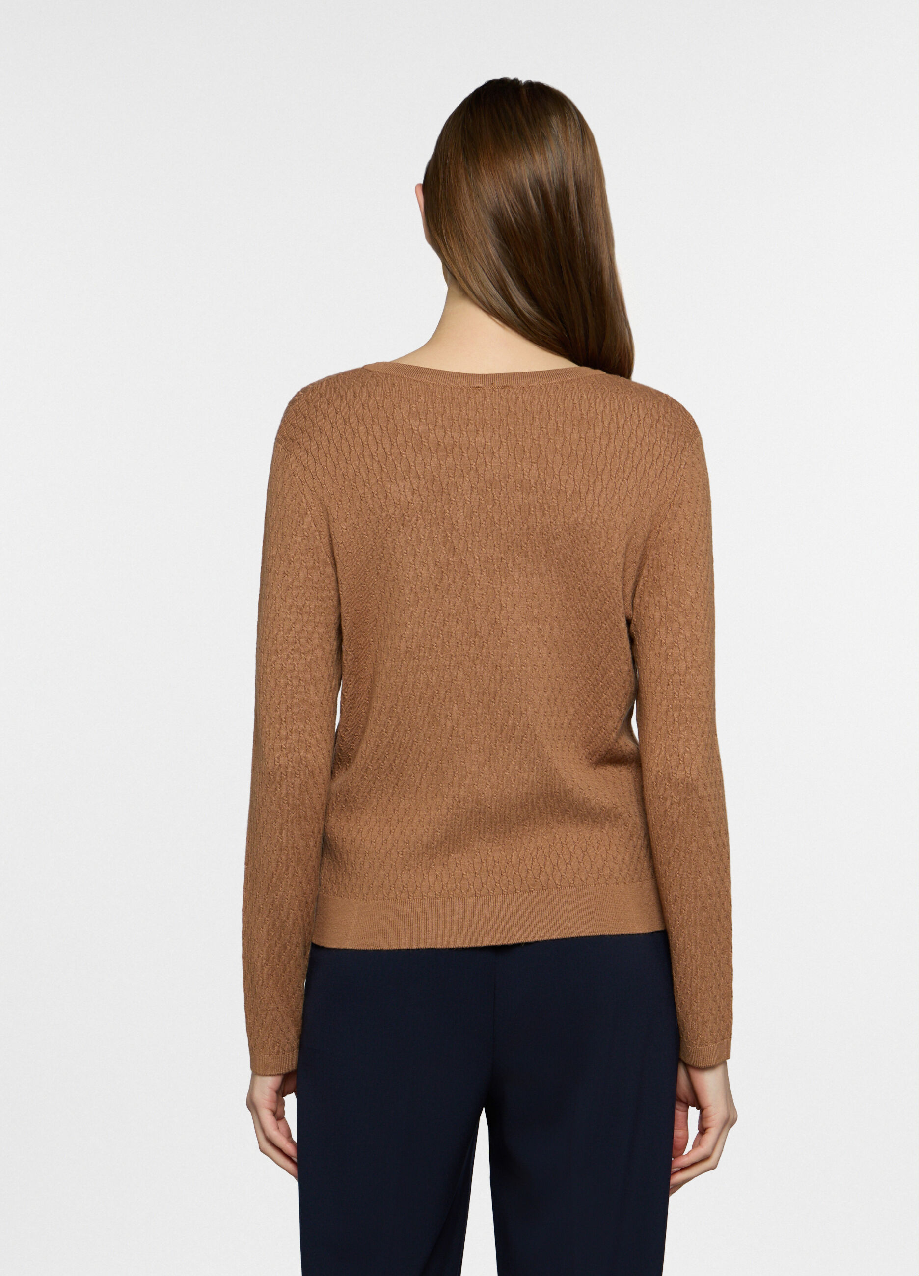 Maglia girocollo a treccia donna_1
