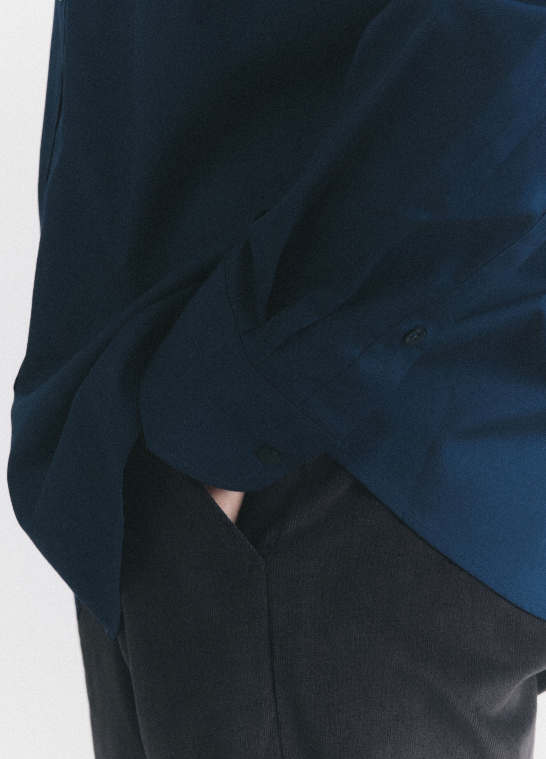 Camicia regular fit con colletto button down uomo_4