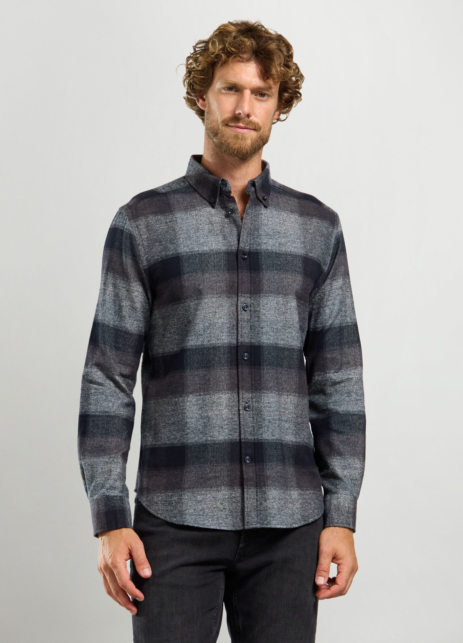 Camicia regular fit con colletto button down in flanella uomo_0
