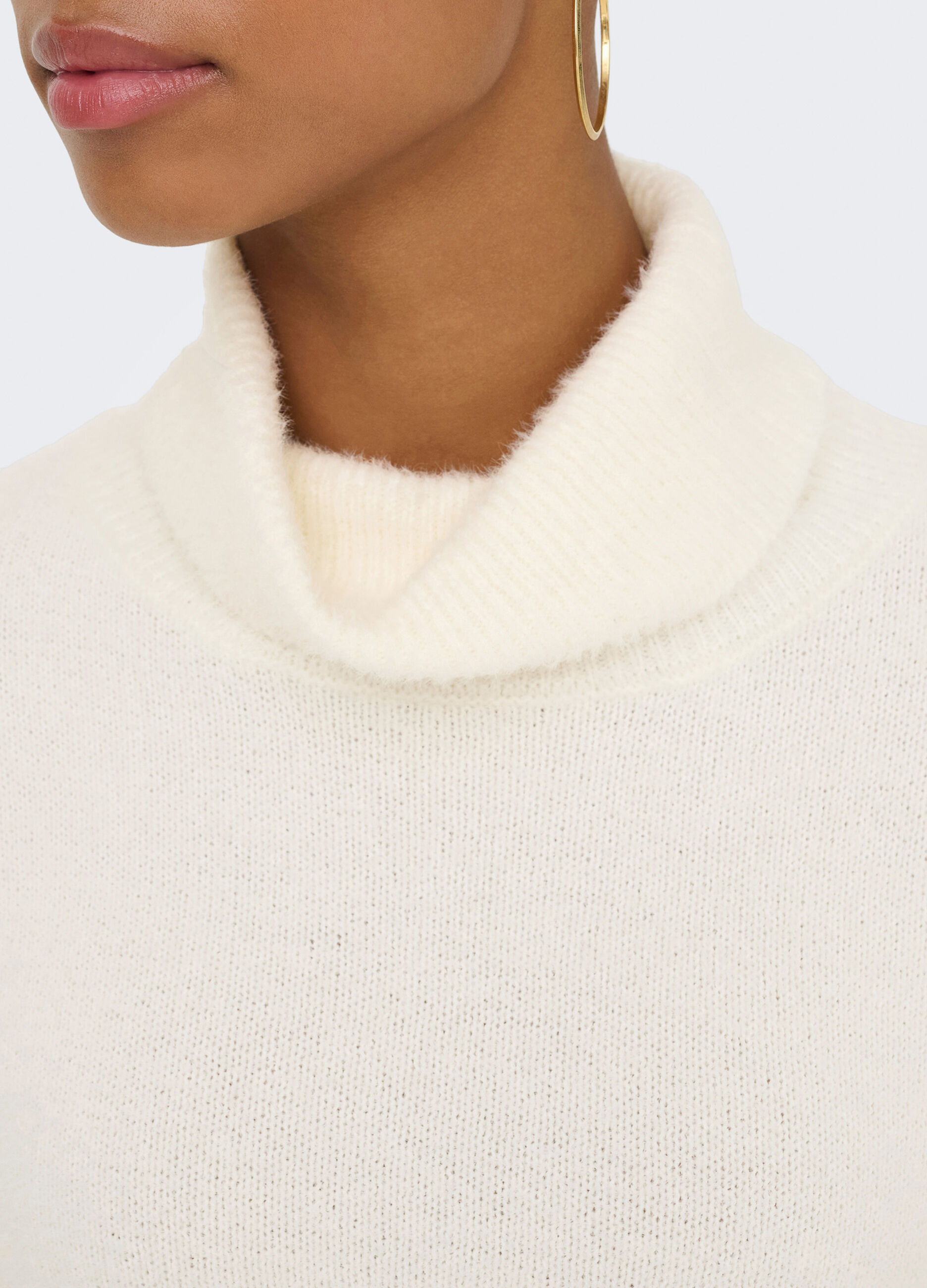 Tricot fluffy a maniche corte donna_4