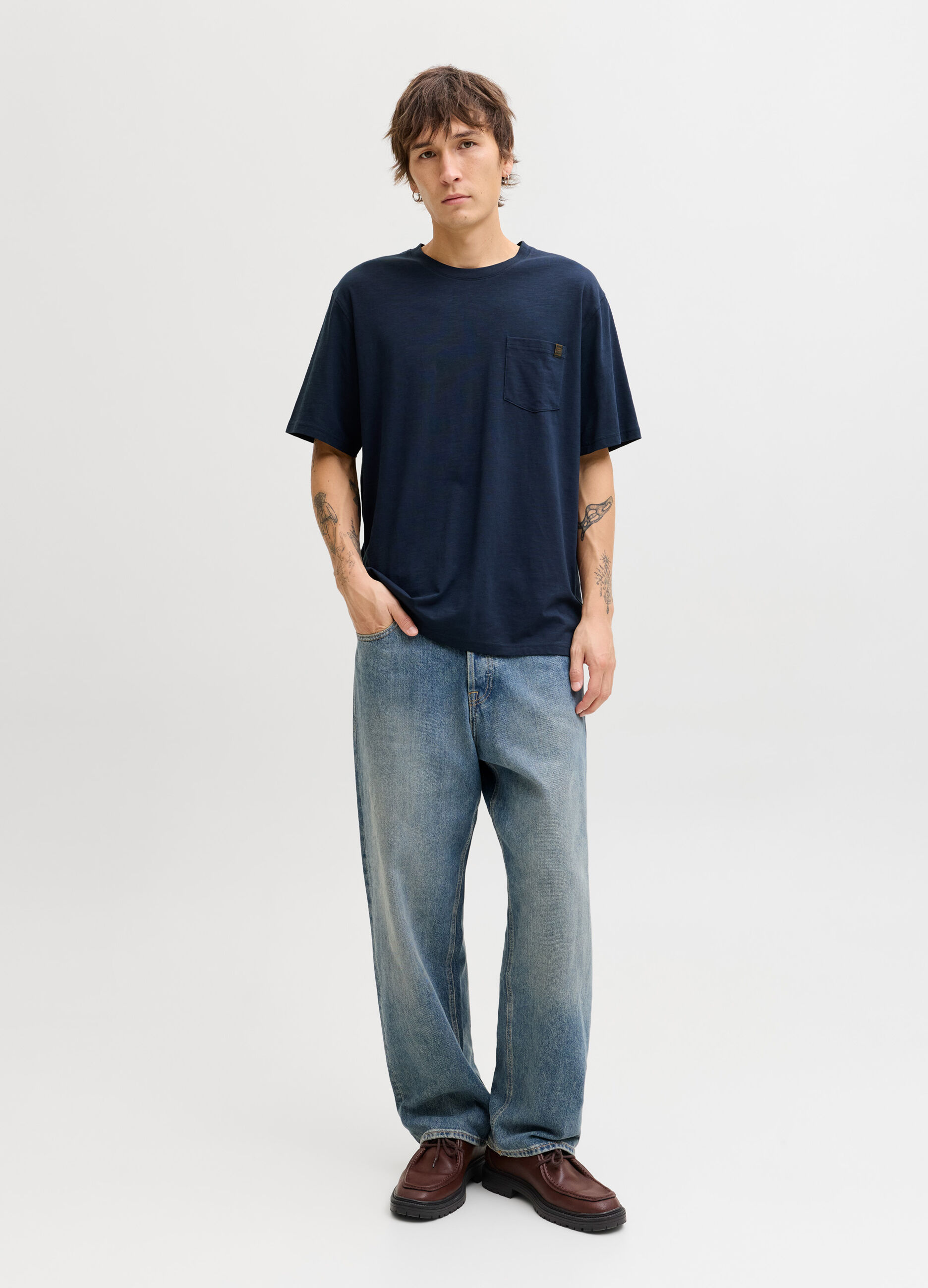 T-shirt relaxed fit con taschino uomo_2