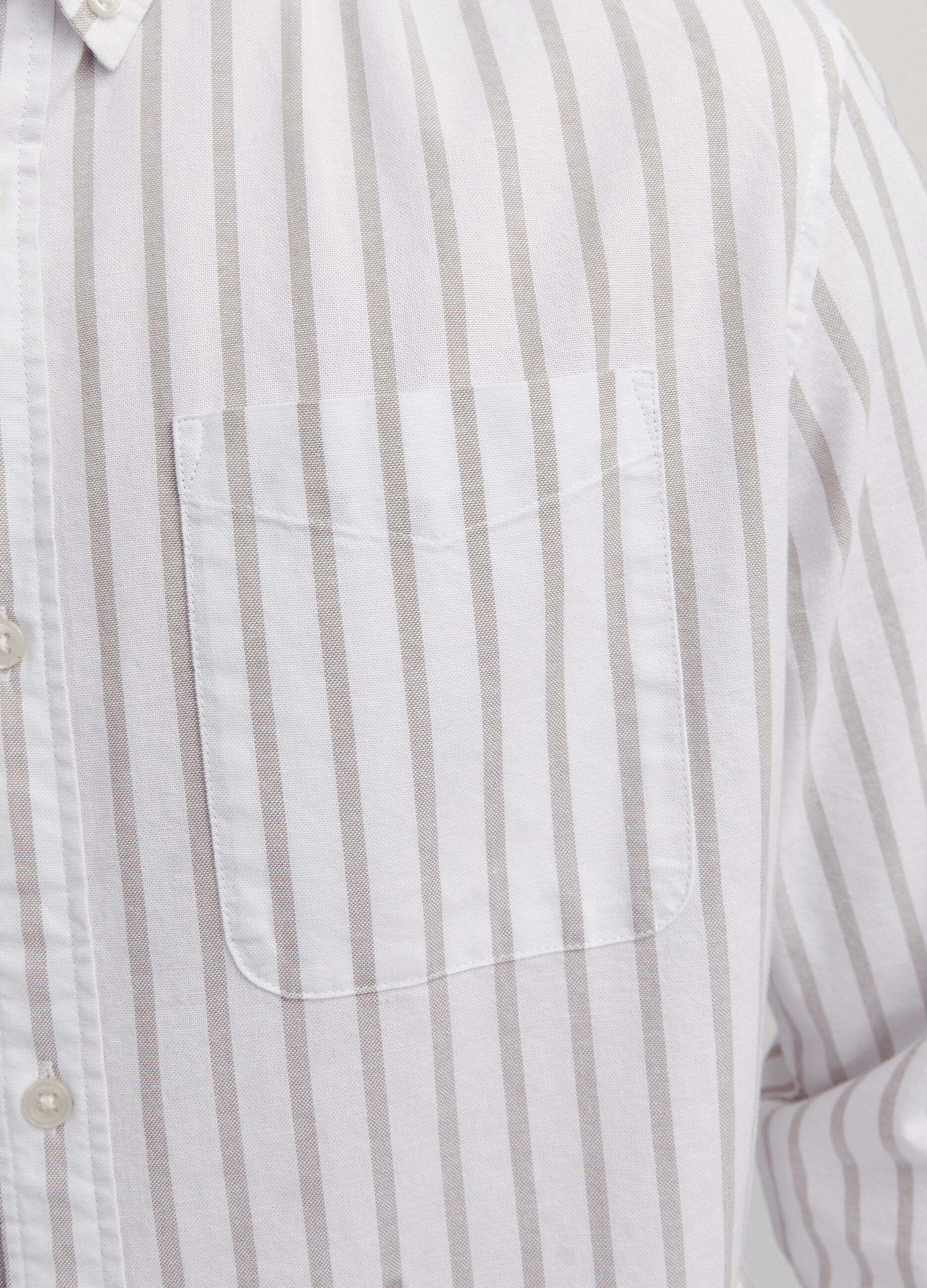 Camicia slim fit a righe con taschino uomo_5