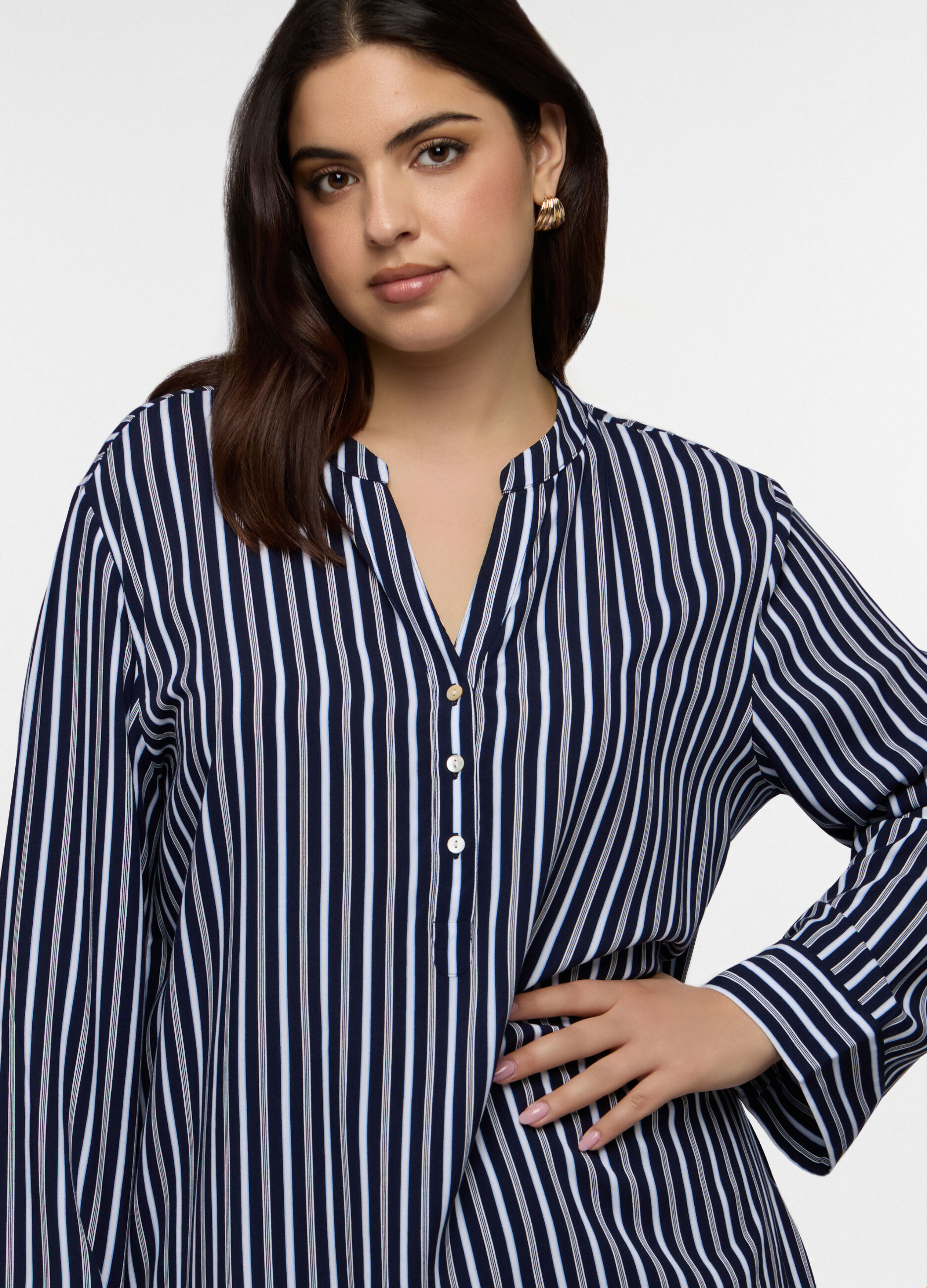 Blusa Fit Regular con scollo a V donna curvy_2