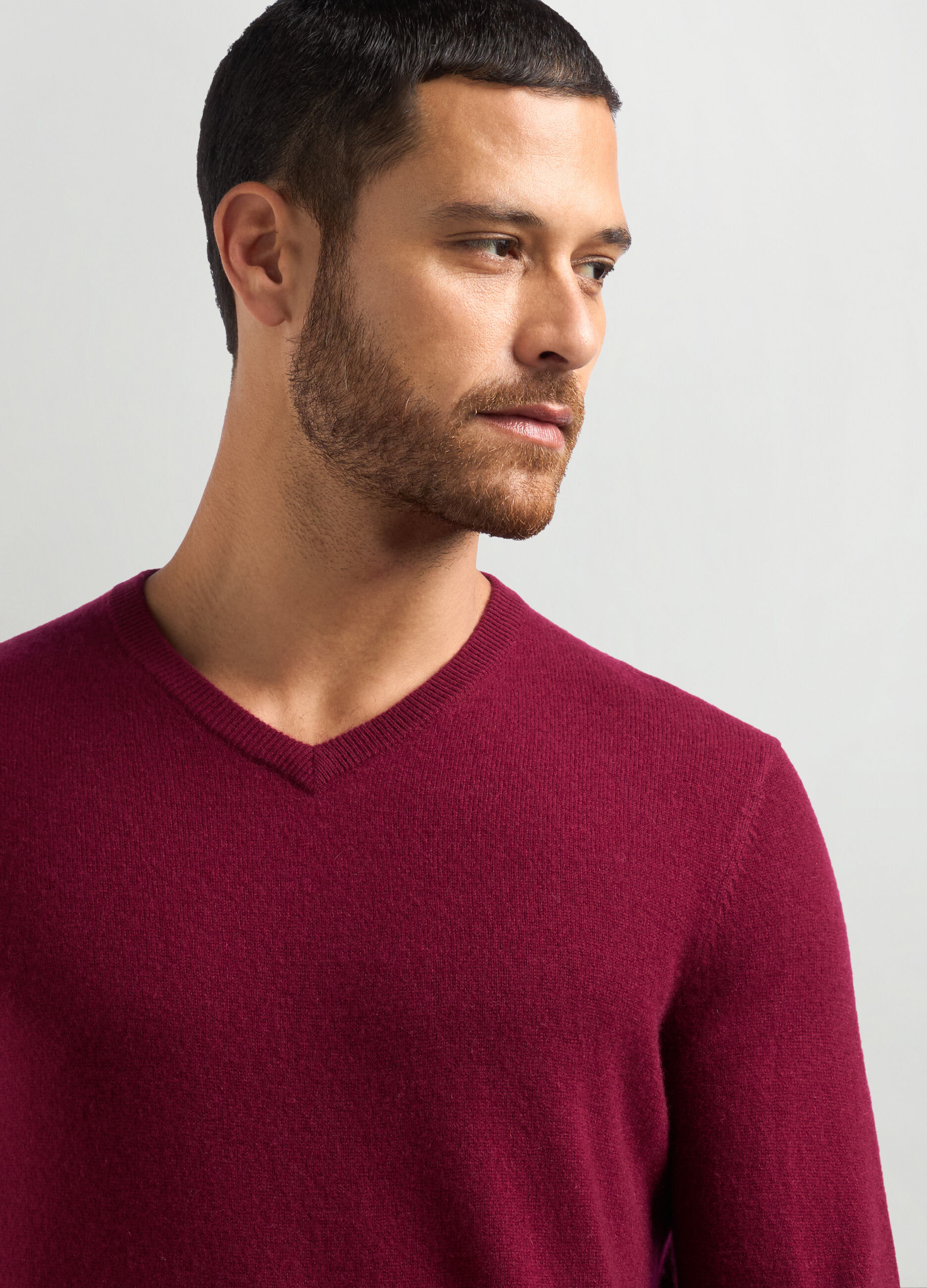 Maglione collo a V in puro cashmere uomo_2