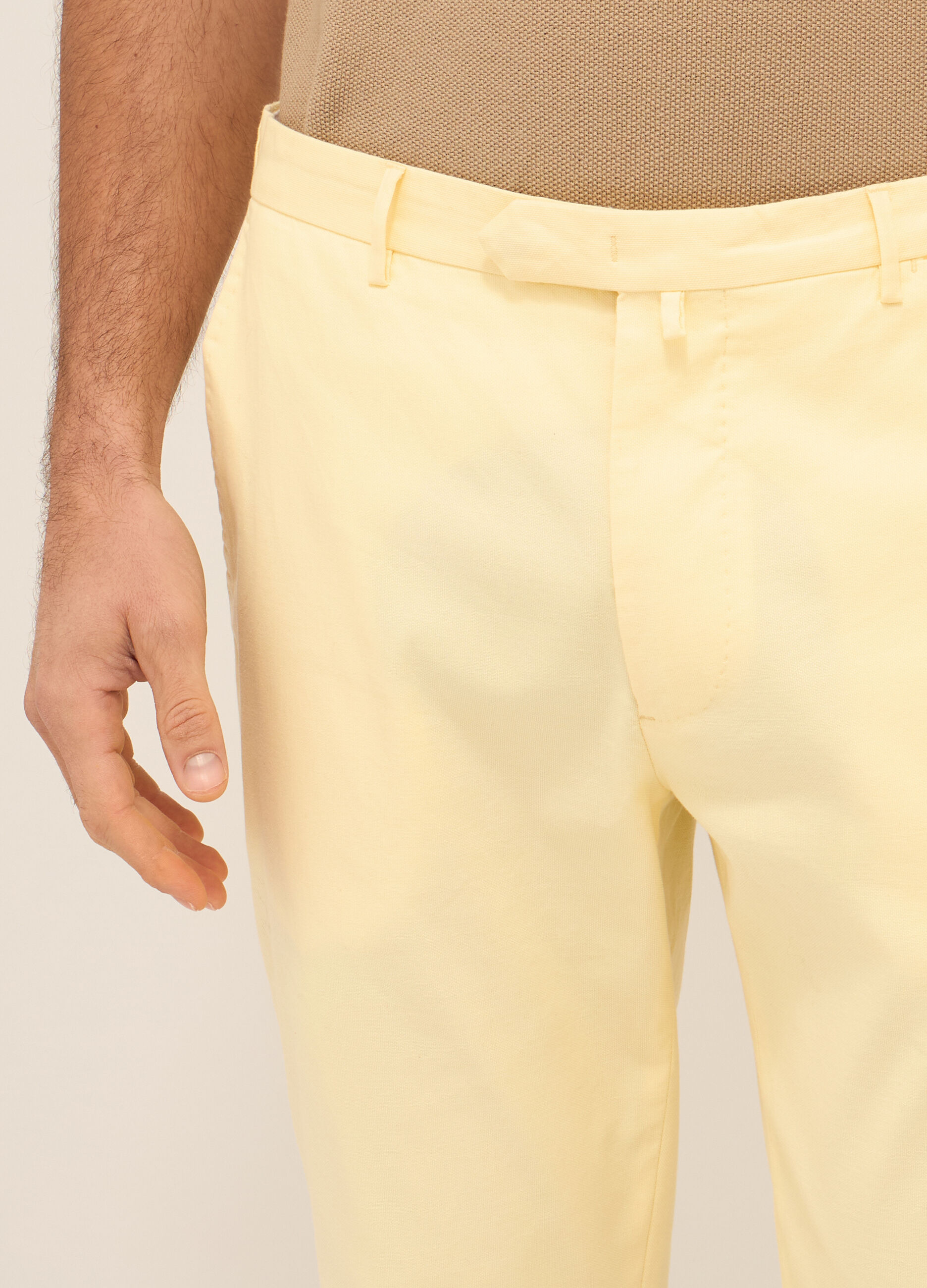 Pantaloni chino in cotone stretch uomo_2