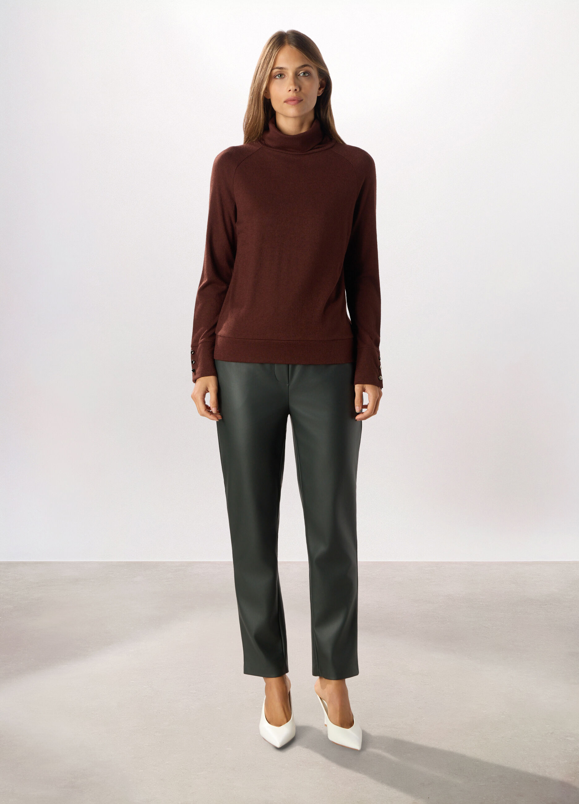 Jogger in eco pelle donna_0