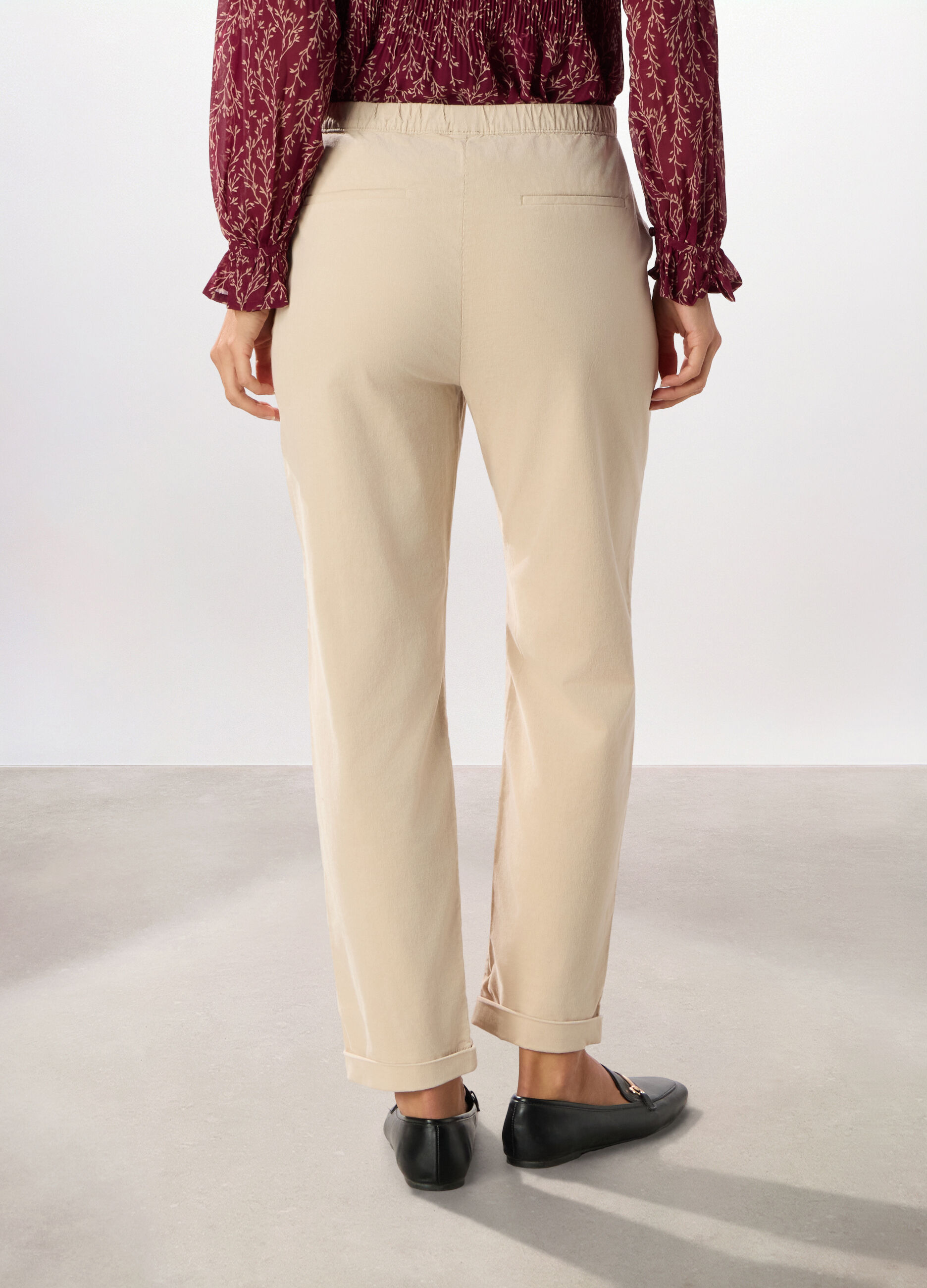 Jogger in velluto a coste di cotone stretch donna_1