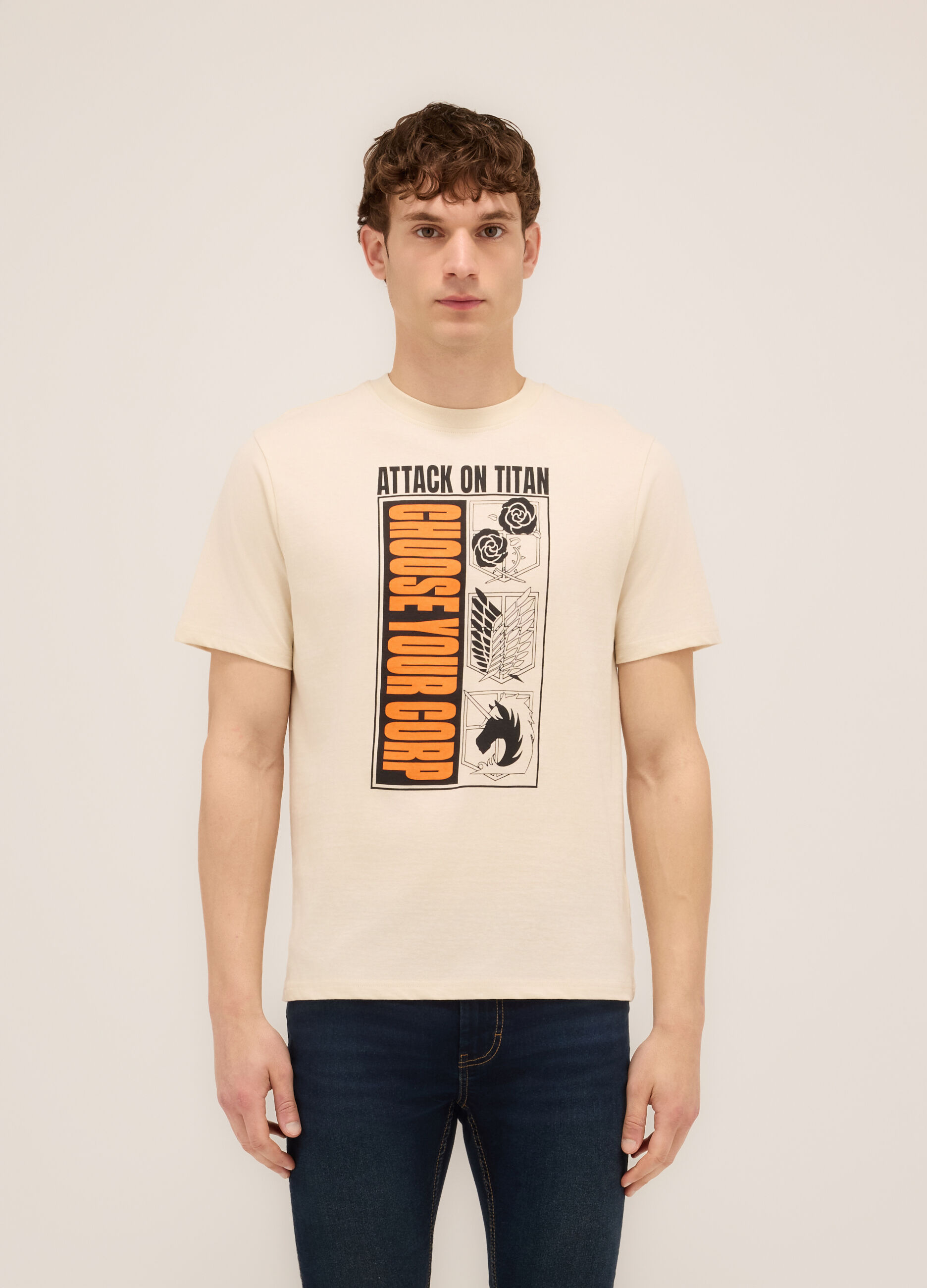 T-shirt girocollo stampa Attack on Titan uomo_0