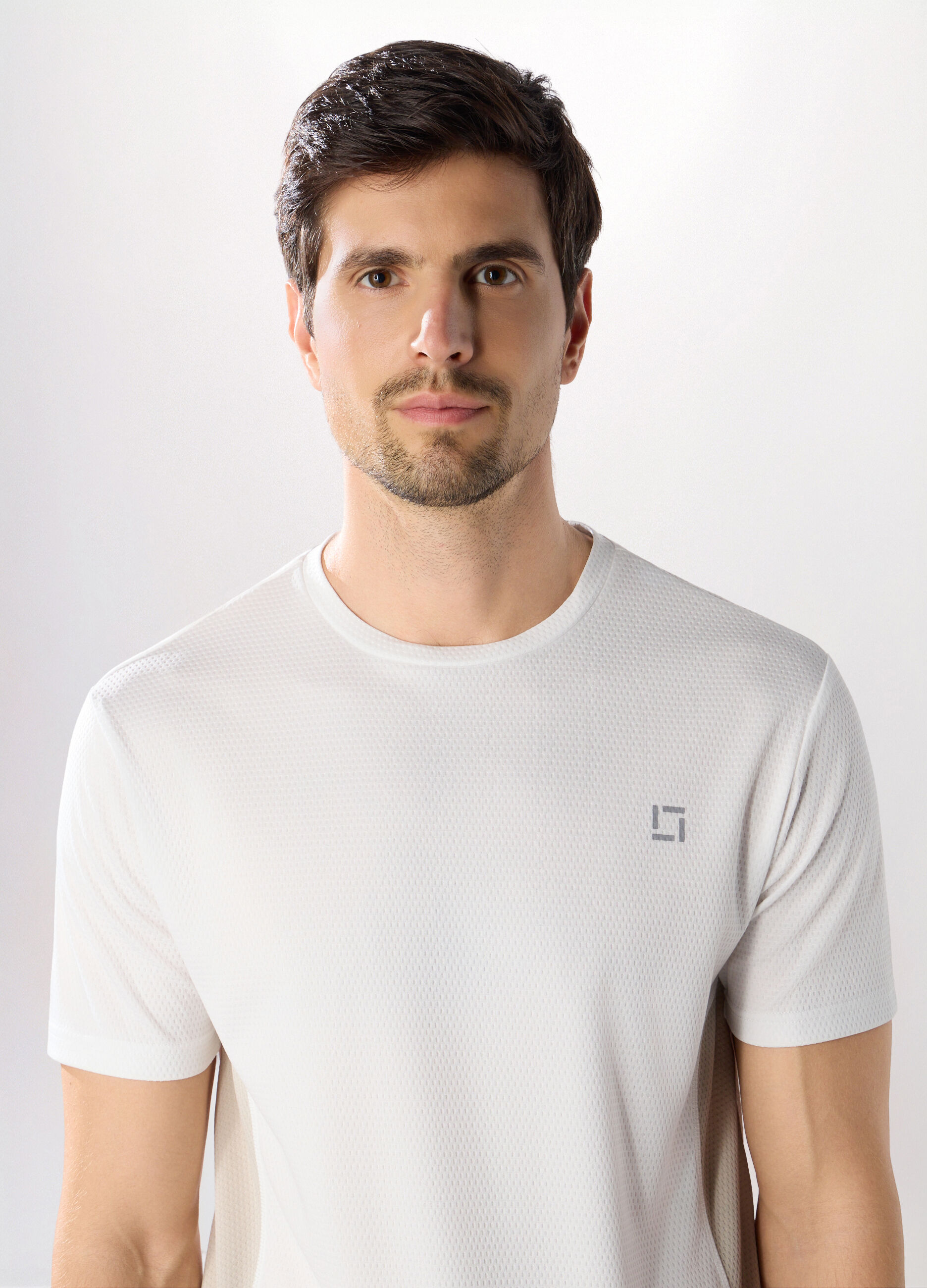 T-shirt sportiva in mesh uomo_2
