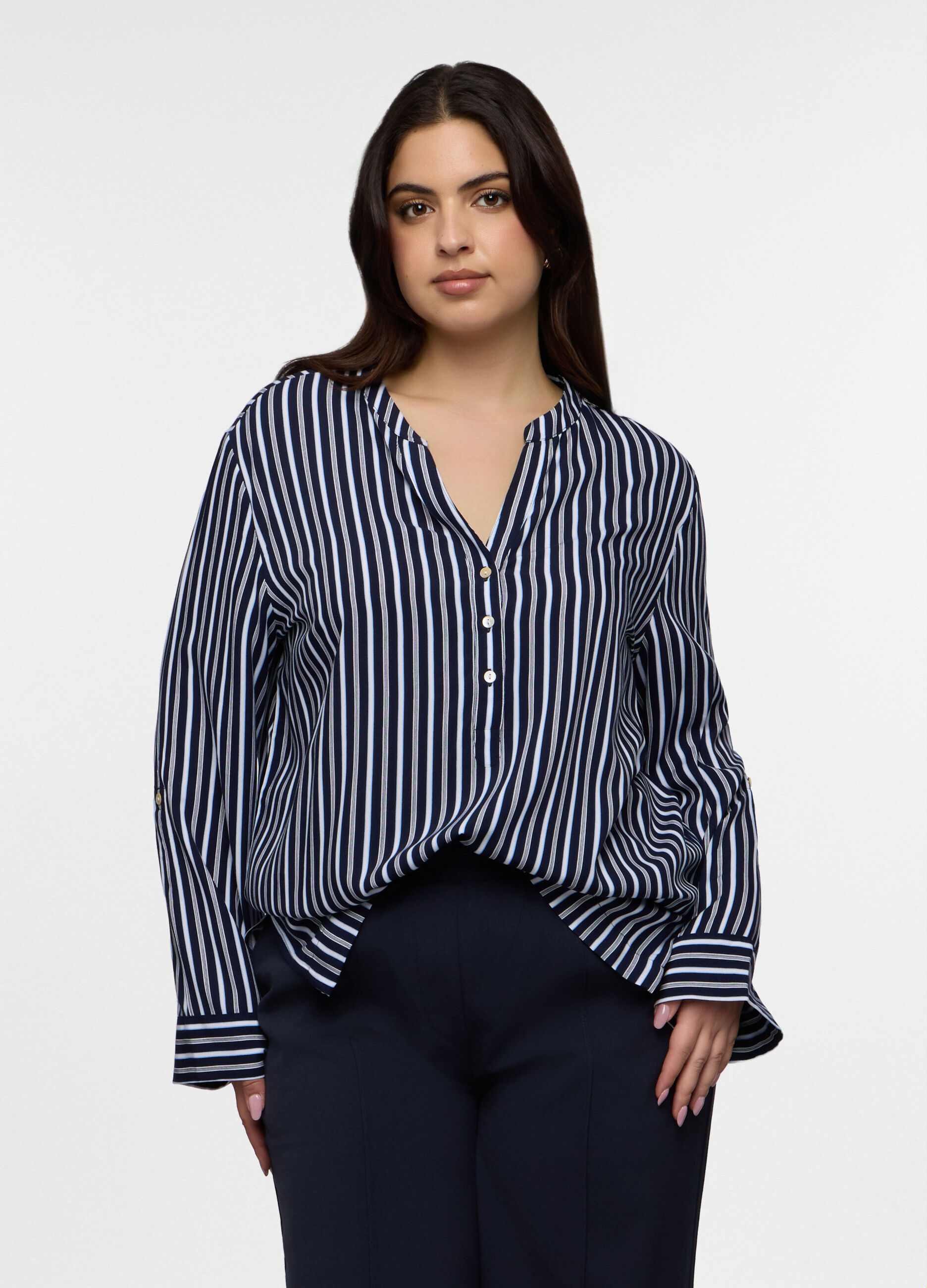 Blusa Fit Regular con scollo a V donna curvy_0