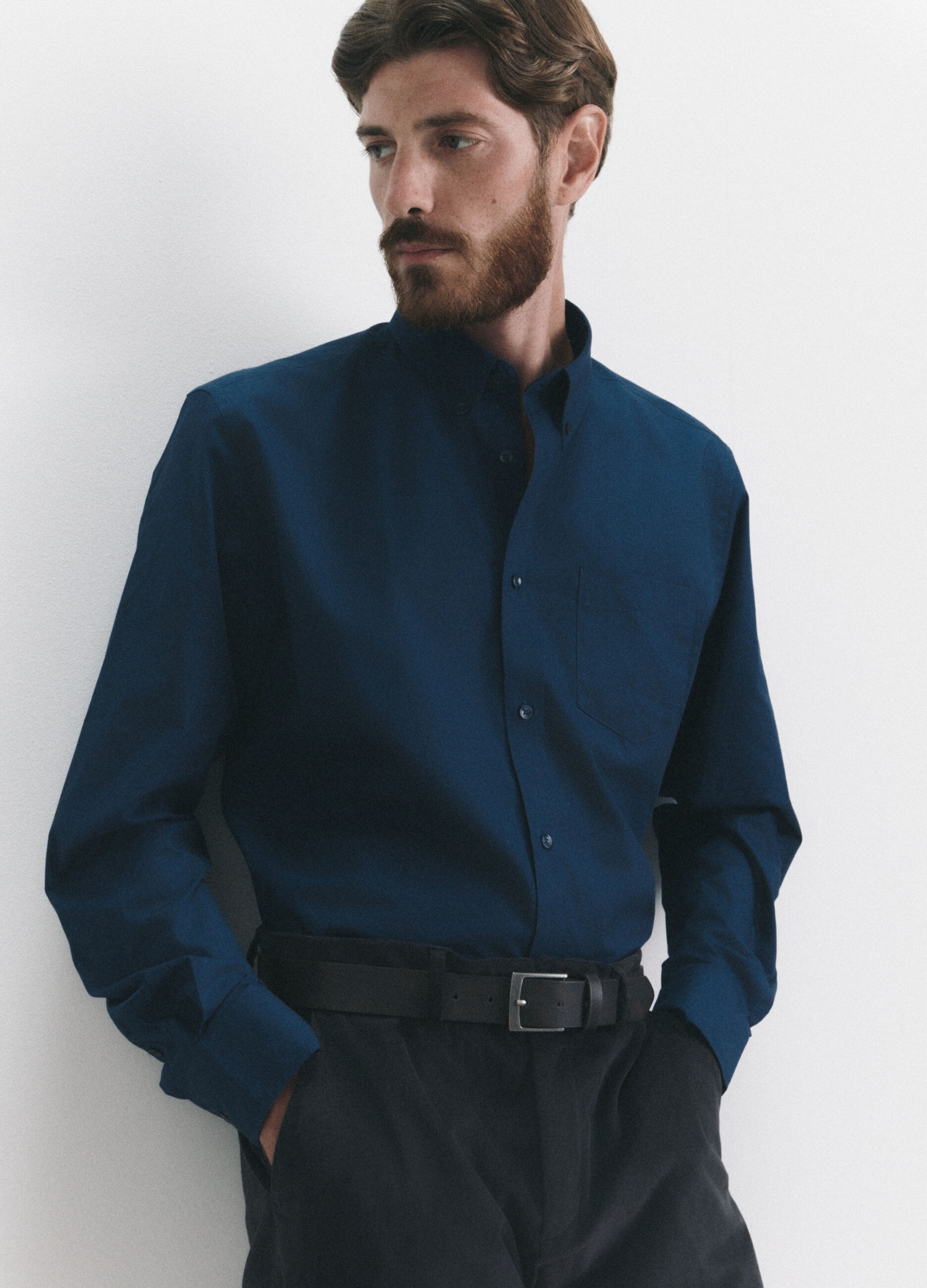 Camicia regular fit con colletto button down uomo_1