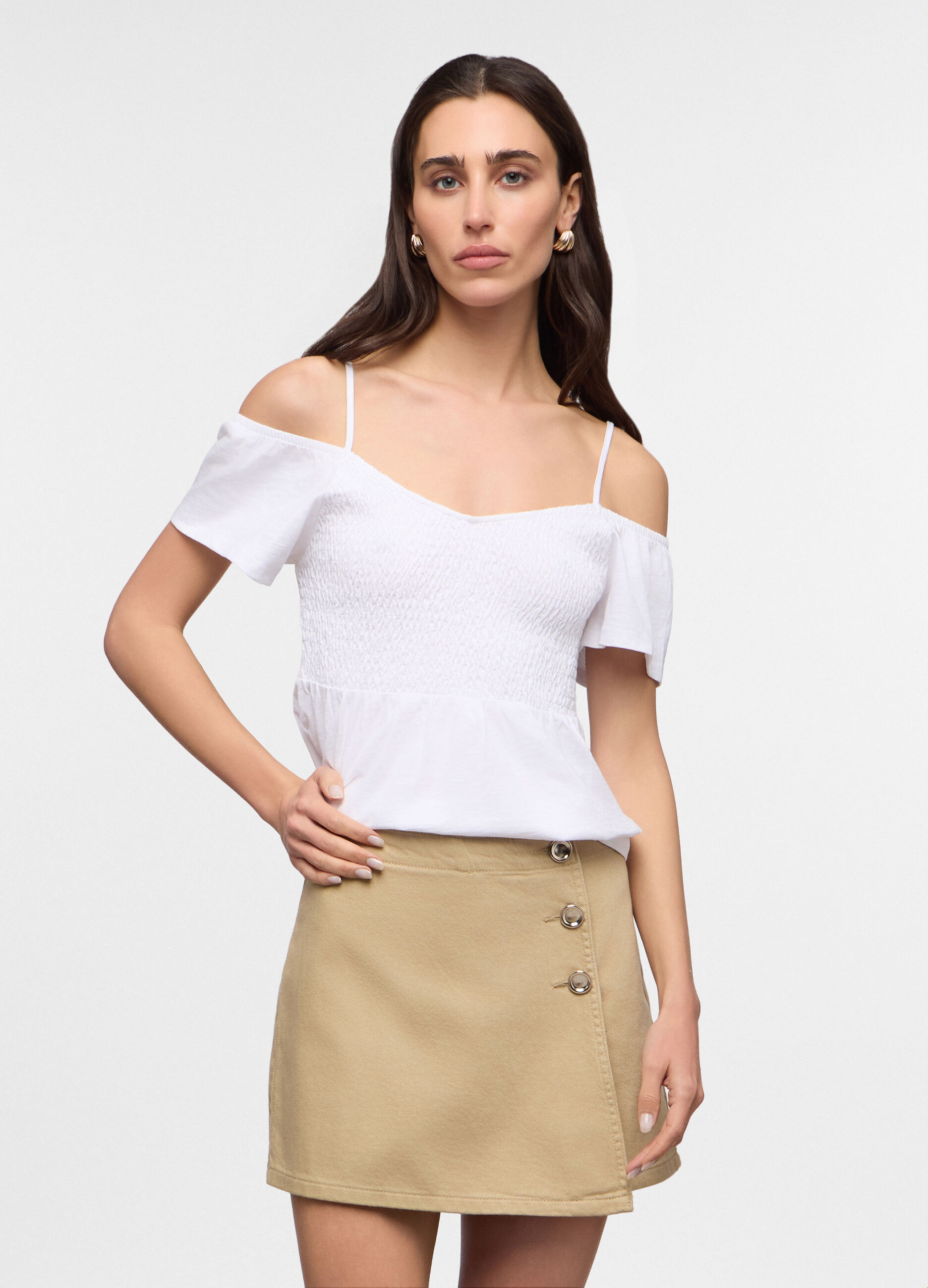 T-shirt fitted con scollo dritto donna