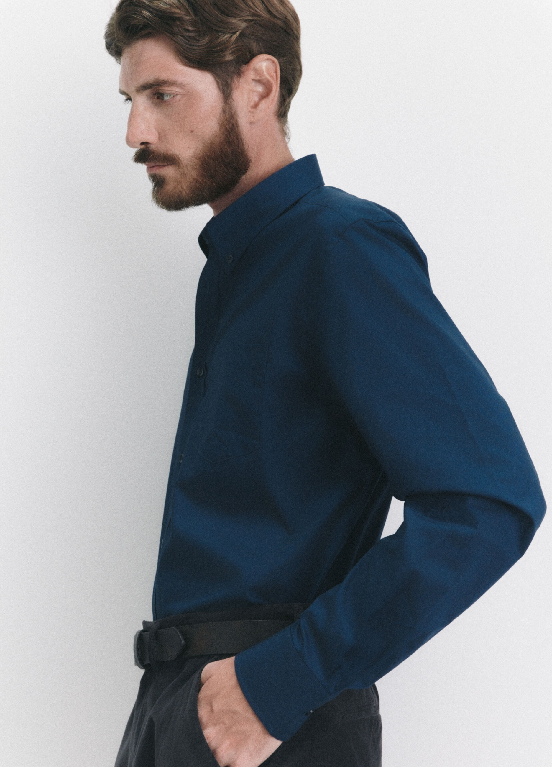 Camicia regular fit con colletto button down uomo_2