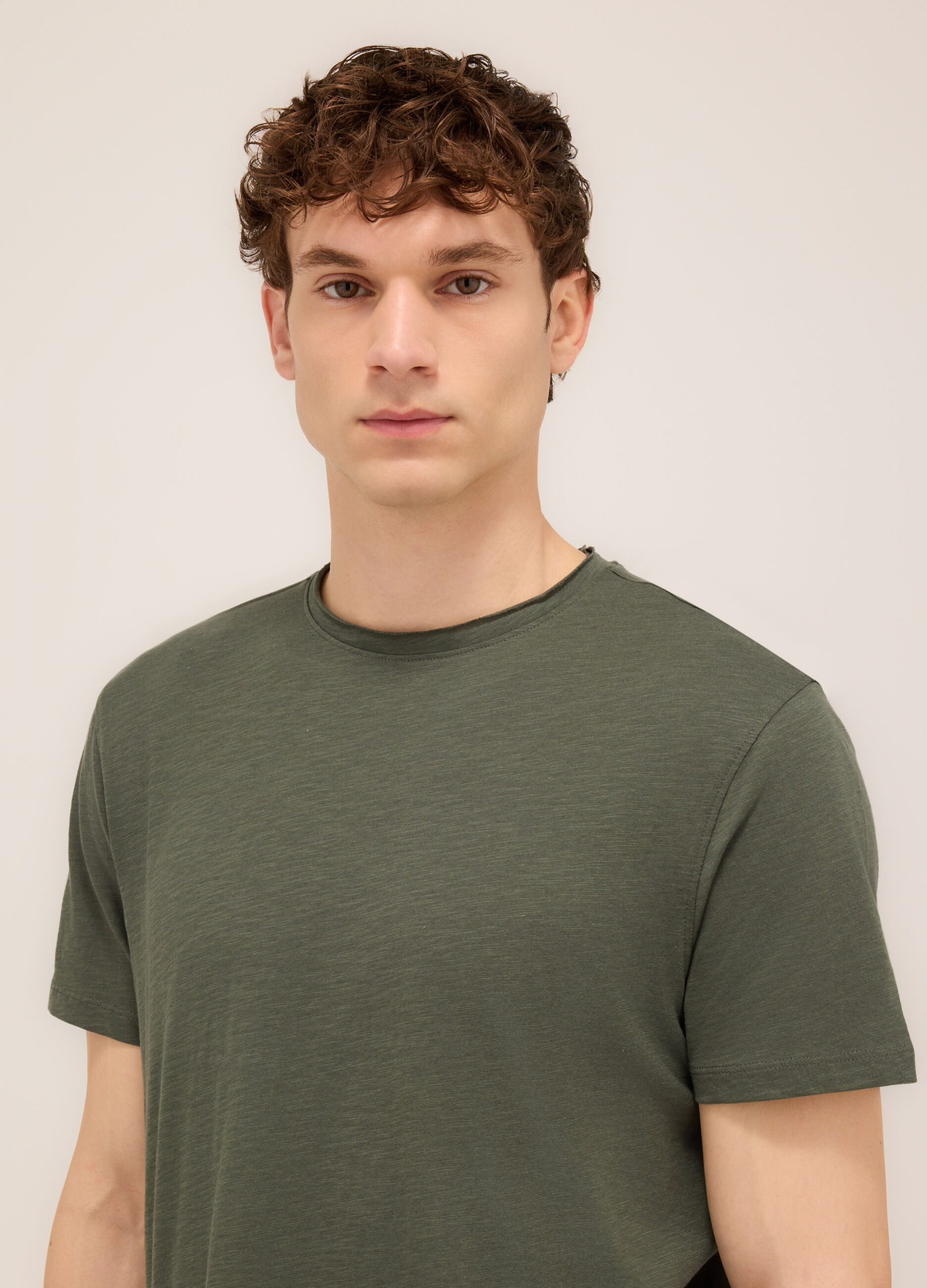 T-shirt girocollo in cotone fiammato uomo_2