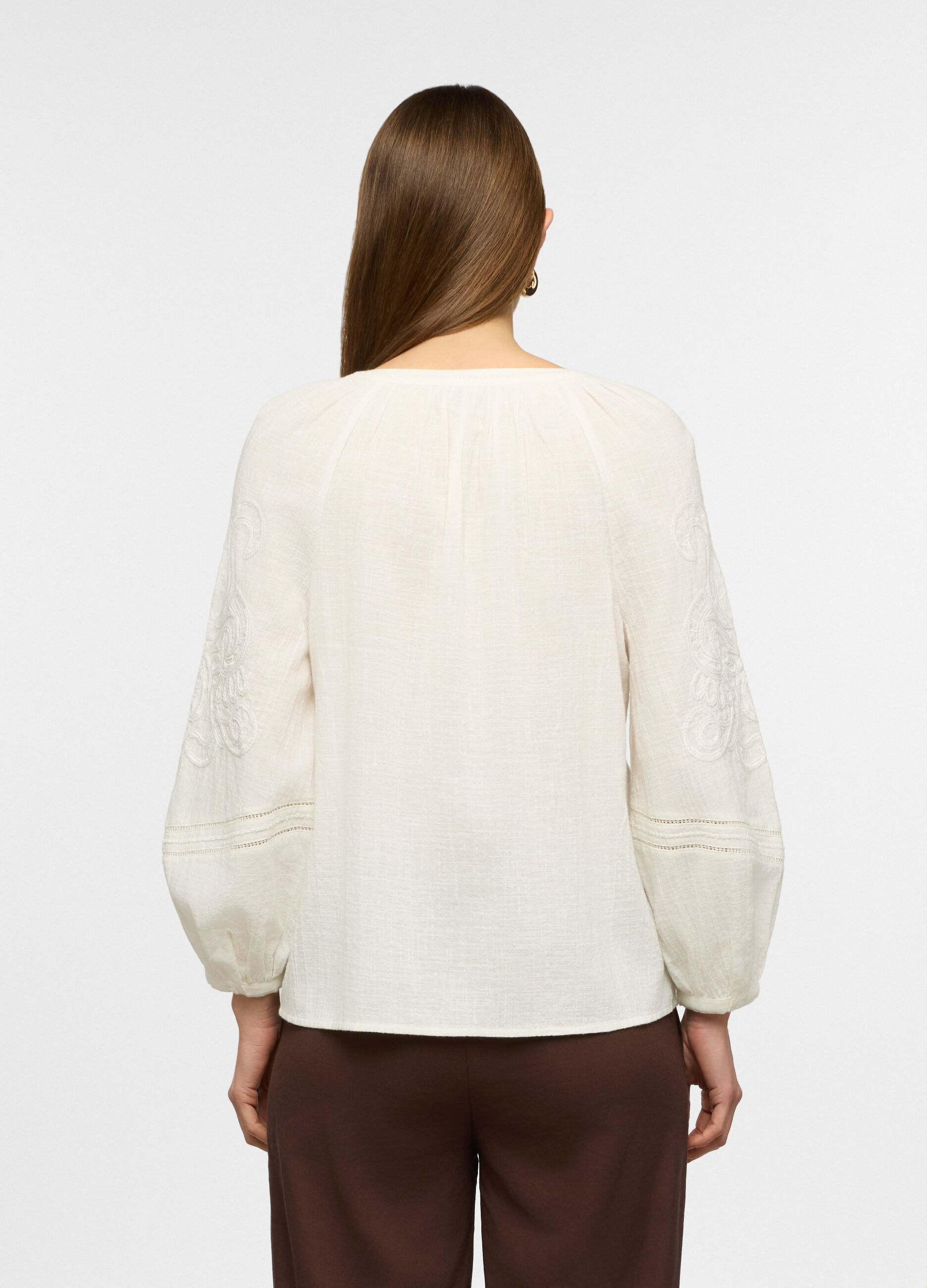 Camicia regular fit con scollo a V donna_1