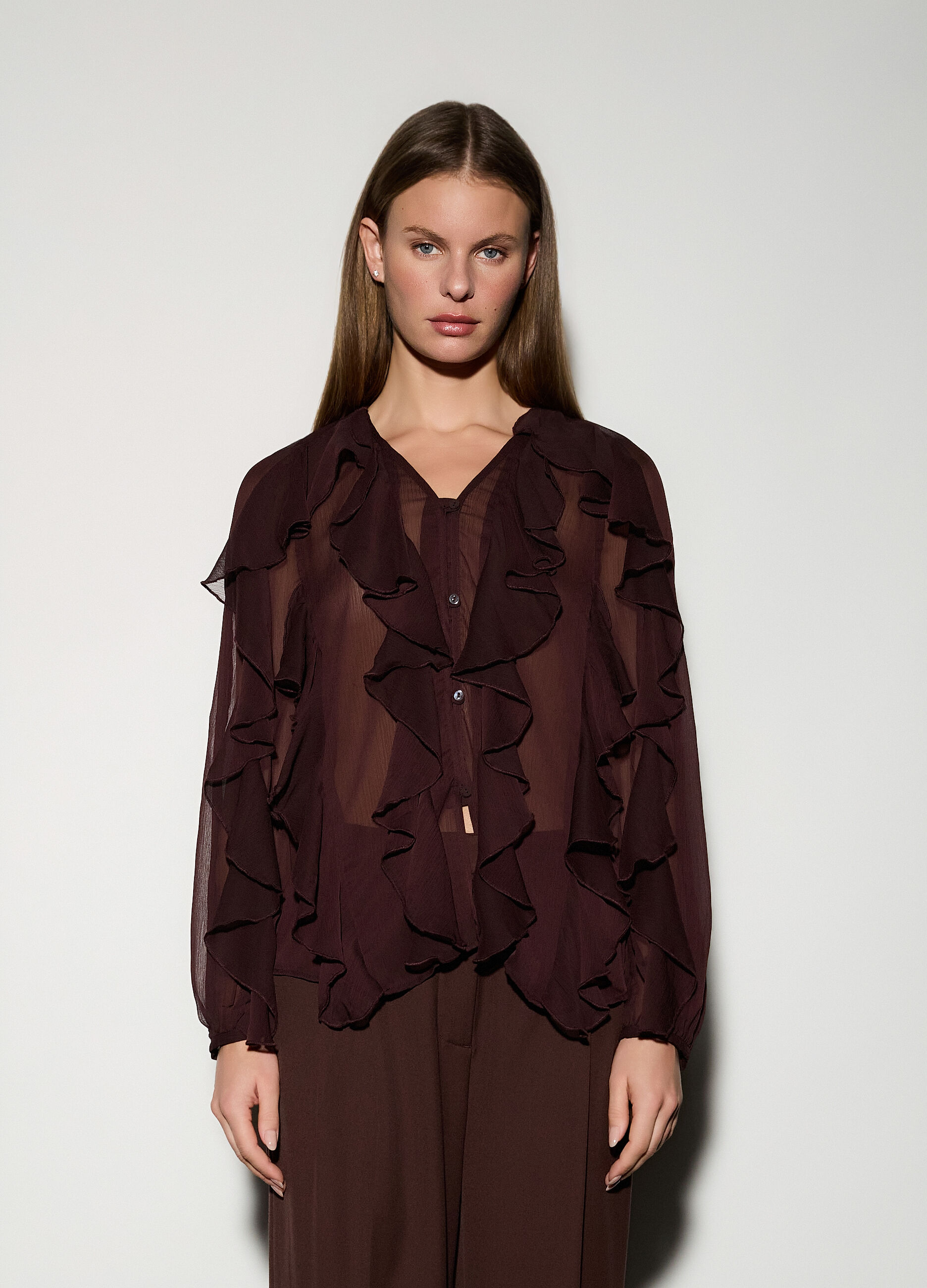 Camicia regular fit con scollo a V e rouches donna_1