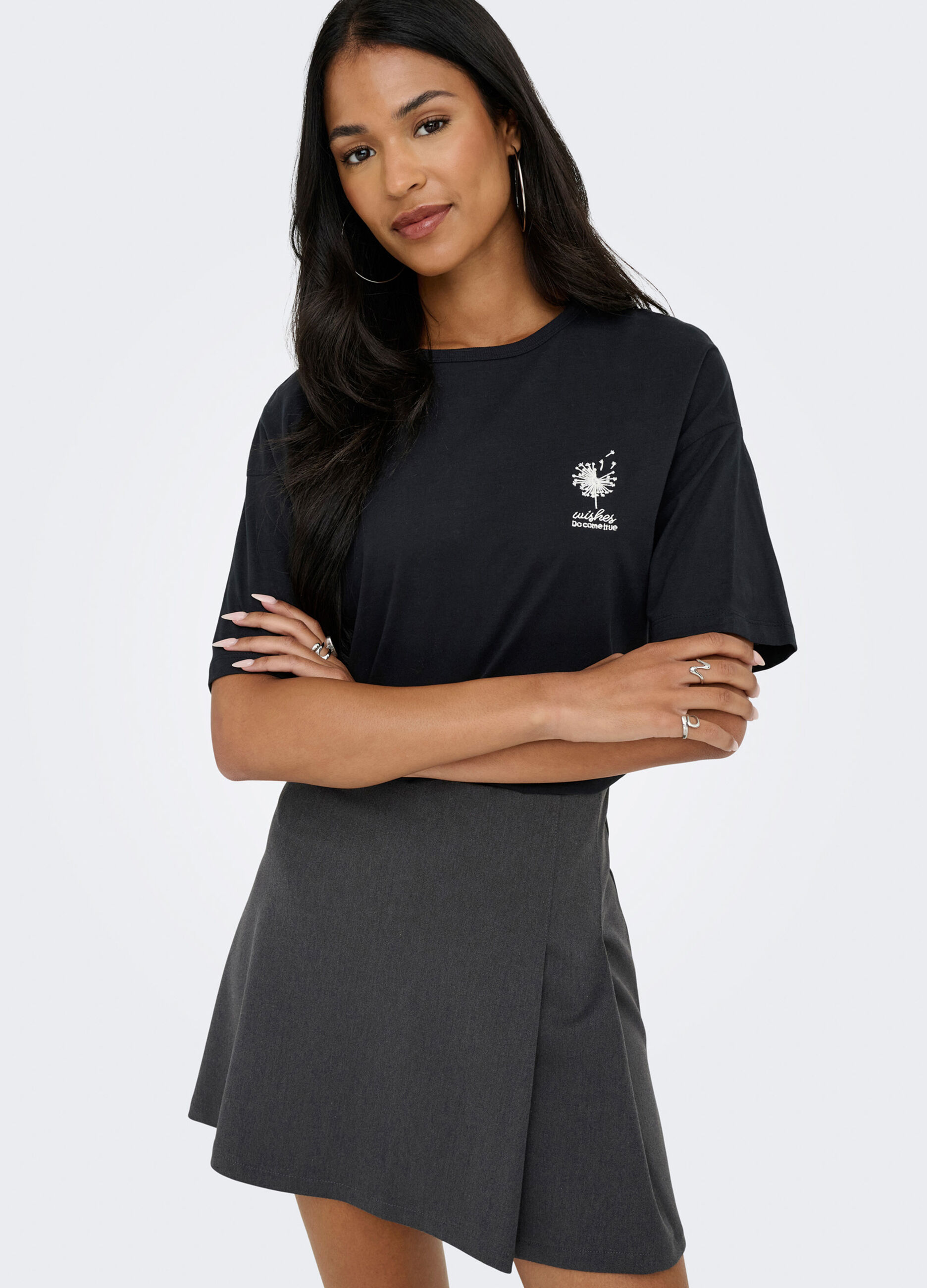 T-shirt con ricamo donna_0