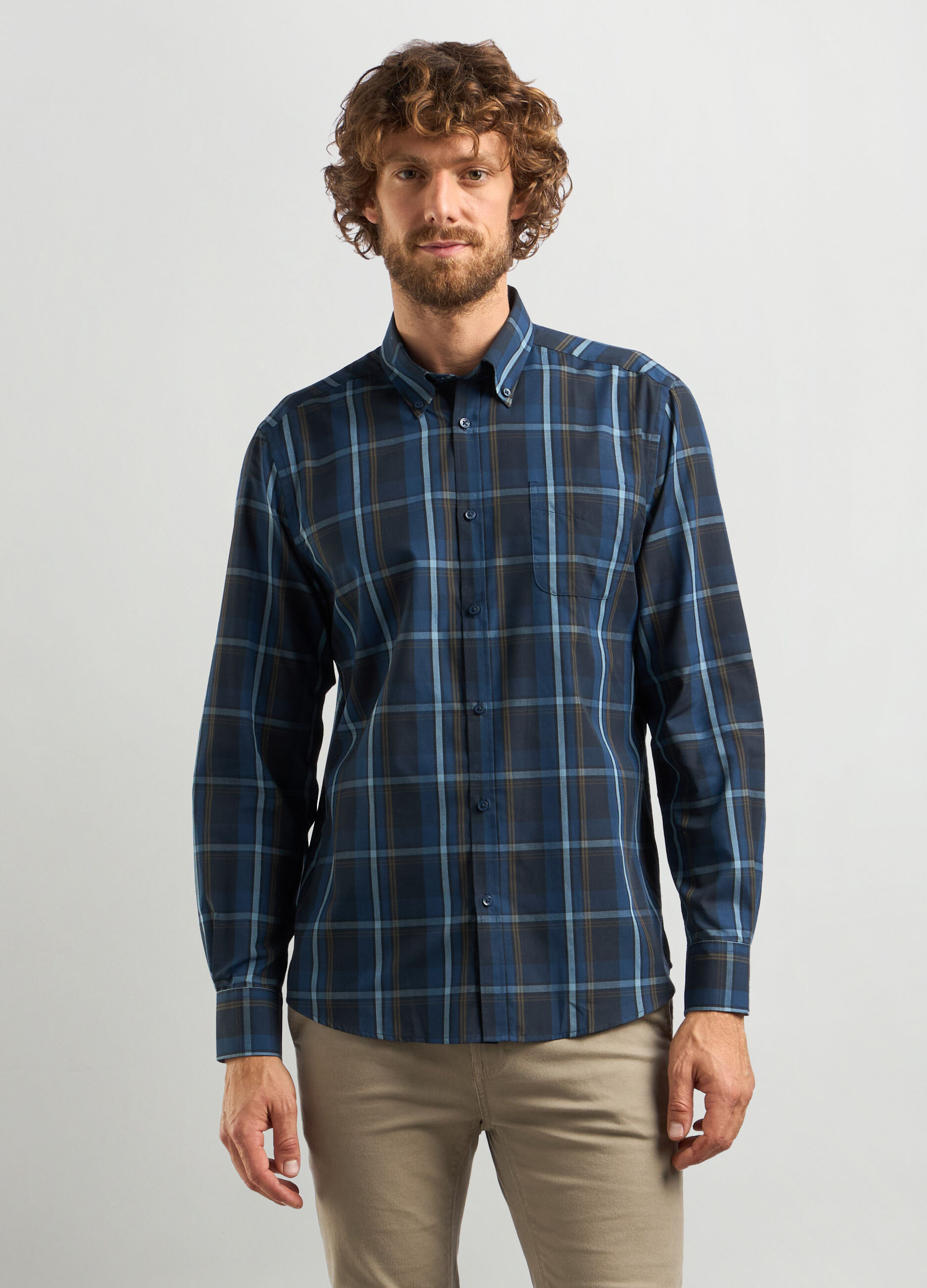 Camicia regular fit colletto button down in misto cotone_0