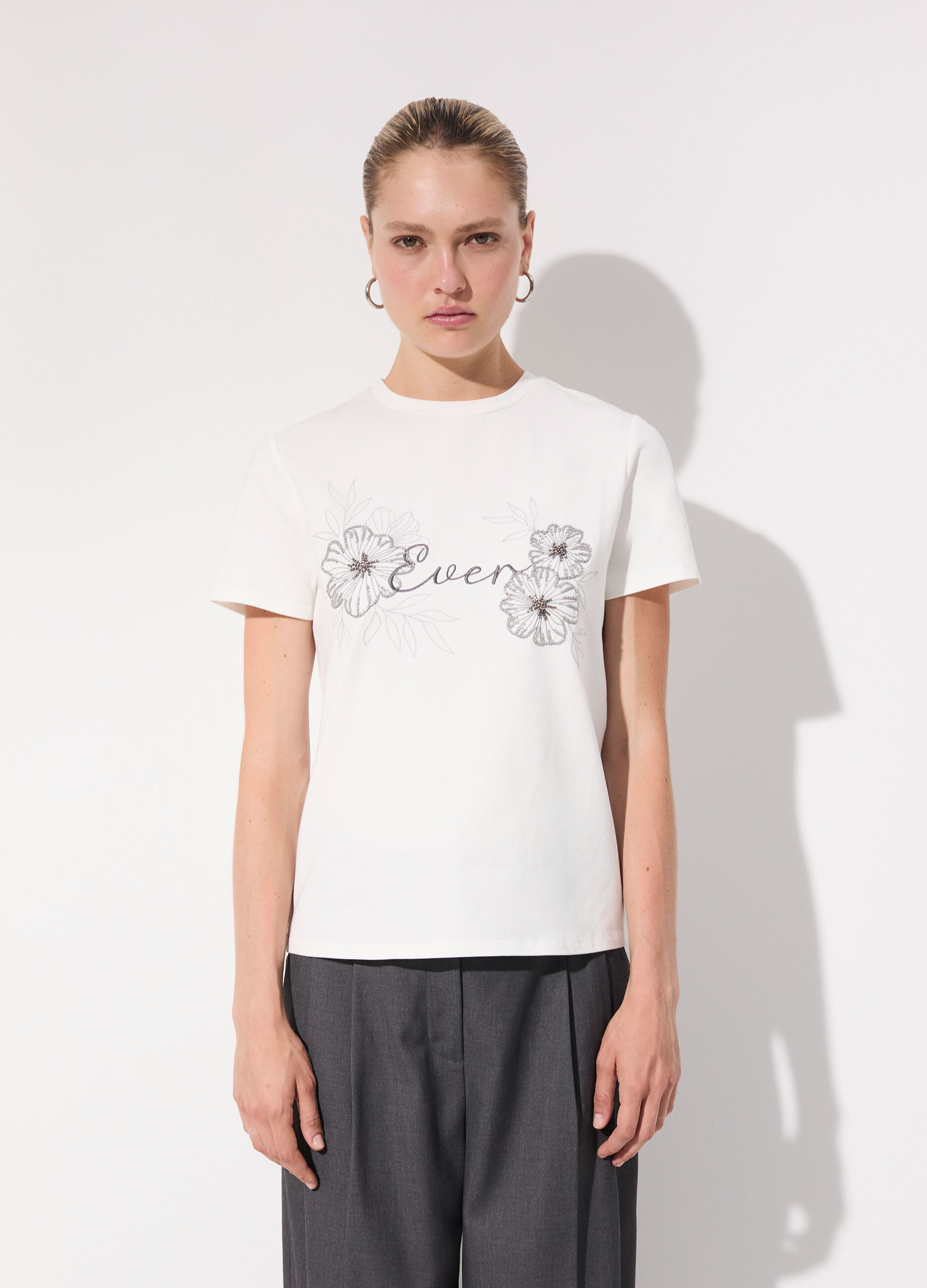 T-shirt in cotone stretch con ricami donna_1