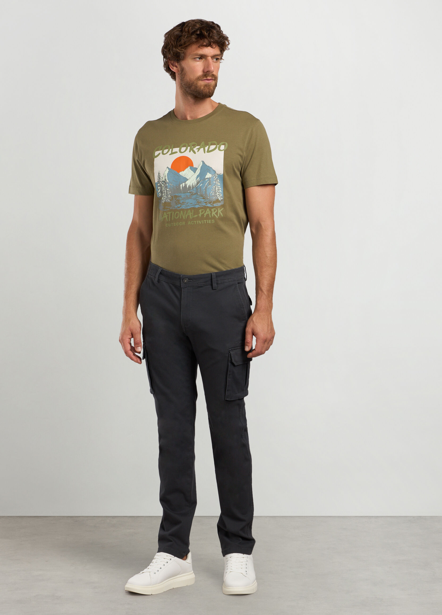 Pantaloni cargo slim fit in cotone stretch uomo_0