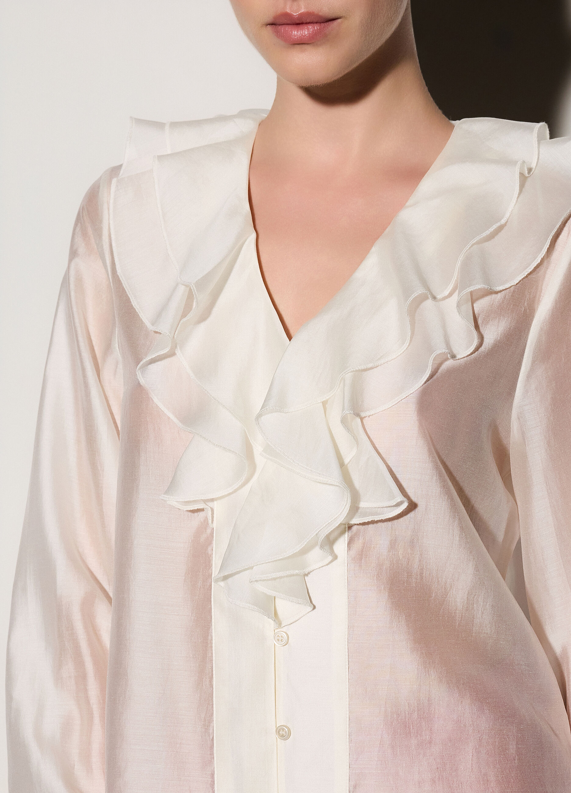 Camicia con scollo a V e rouches donna_3