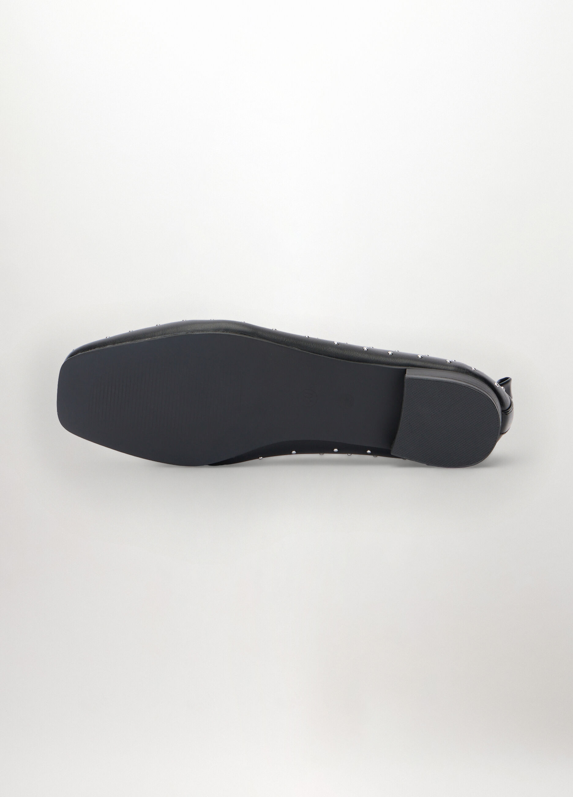 Mocassini in ecopelle borchiata donna_2