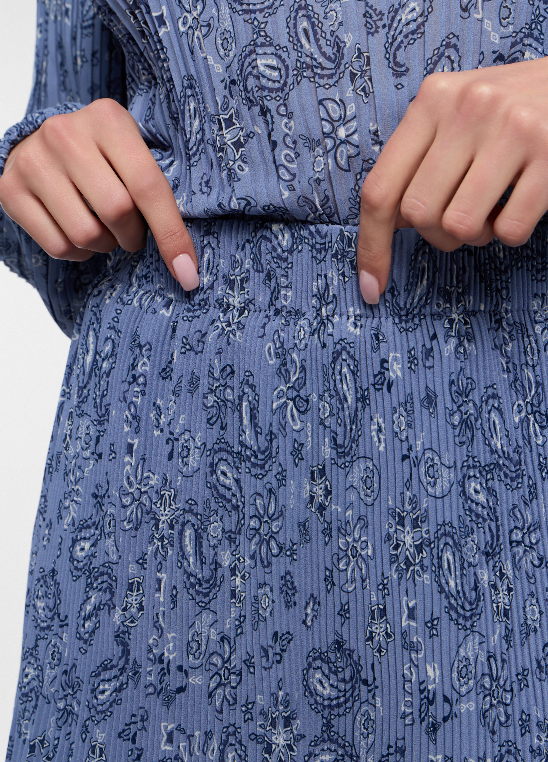 Gonna corta in crepe donna_2