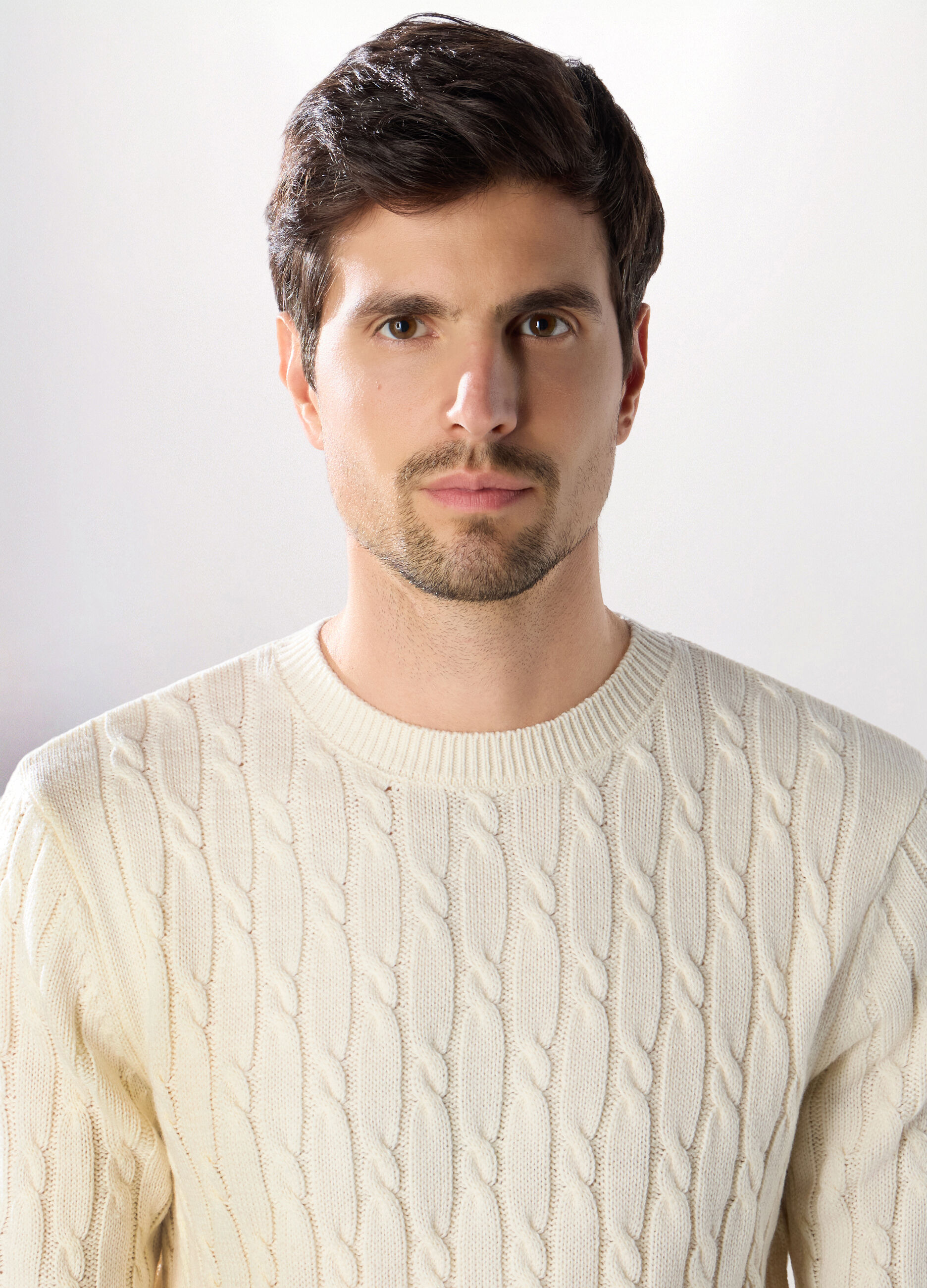 Maglione girocollo a trecce uomo_2