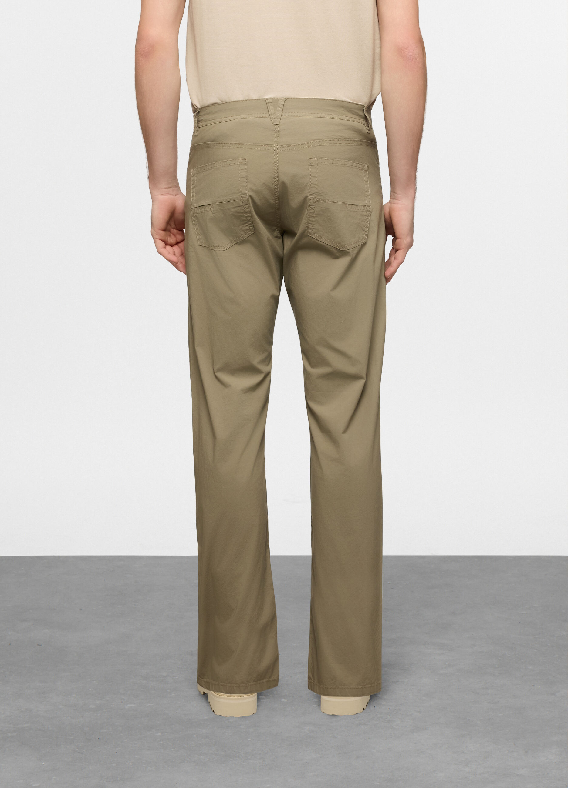 Pantalone regular fit in cotone stretch uomo_1