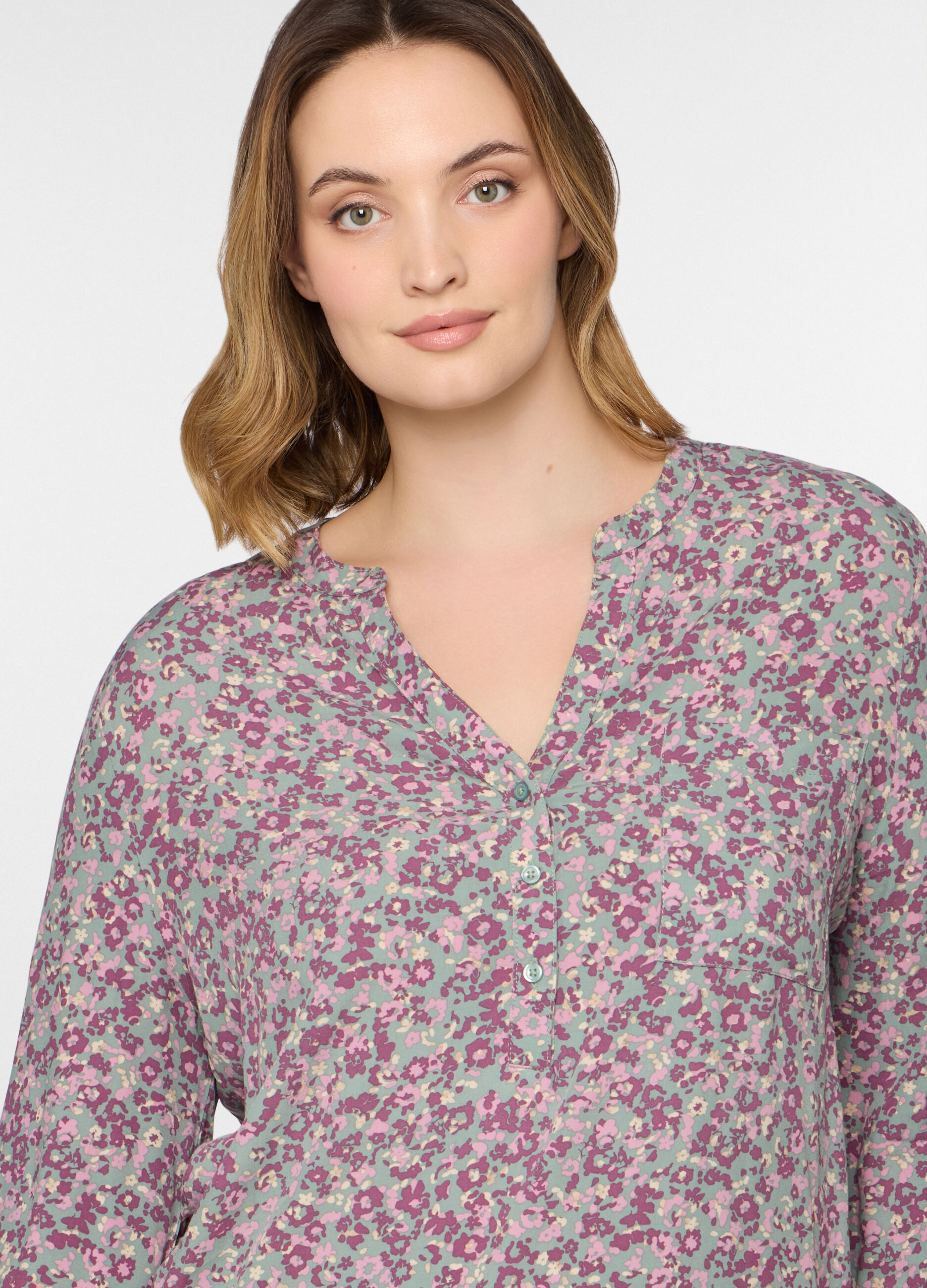 Blusa regular fit con scollo a V in pura viscosa donna curvy_2