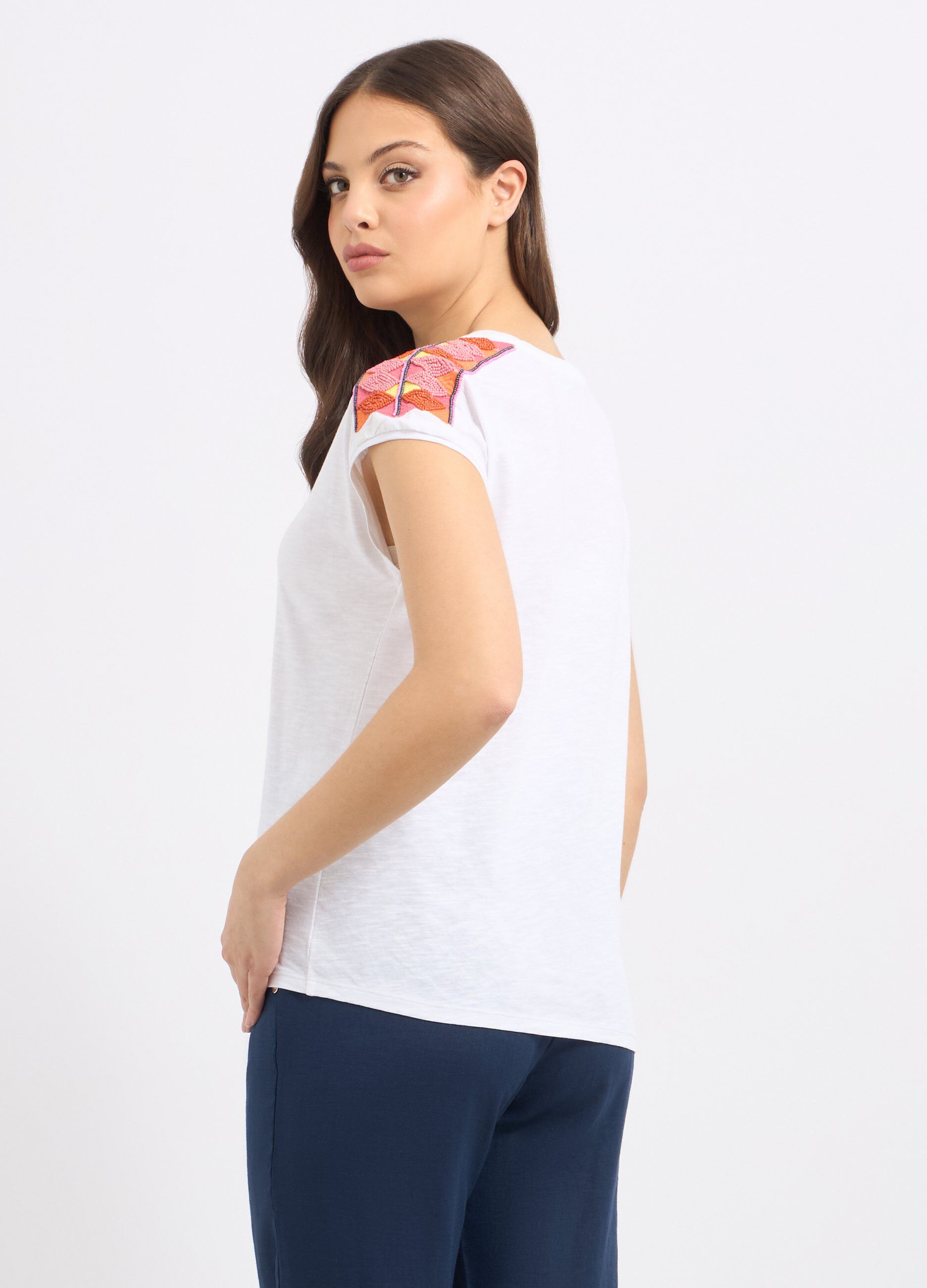 T-shirt in puro cotone con applicazioni donna_1