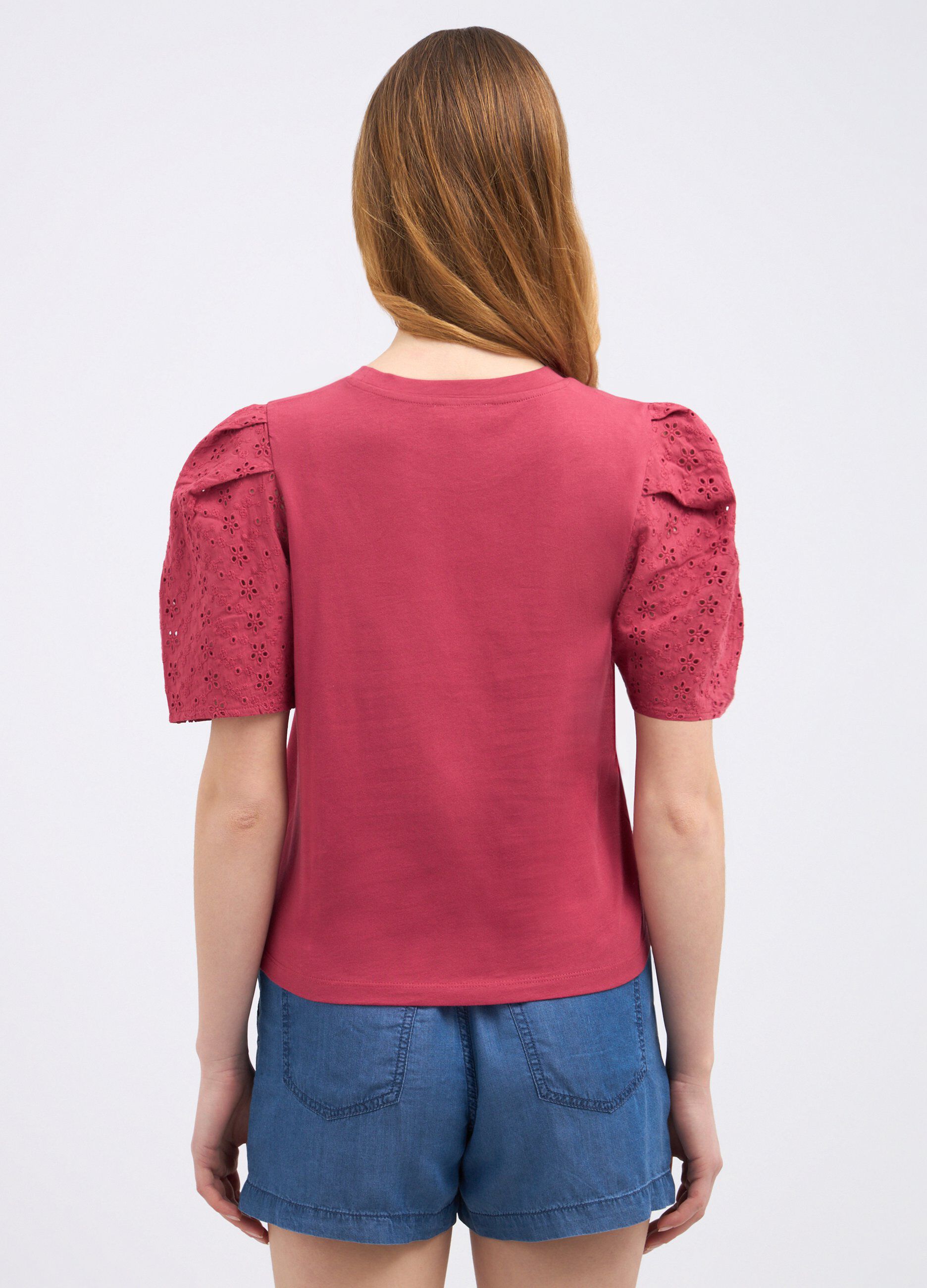 Maglietta con maniche in sangallo donna_1