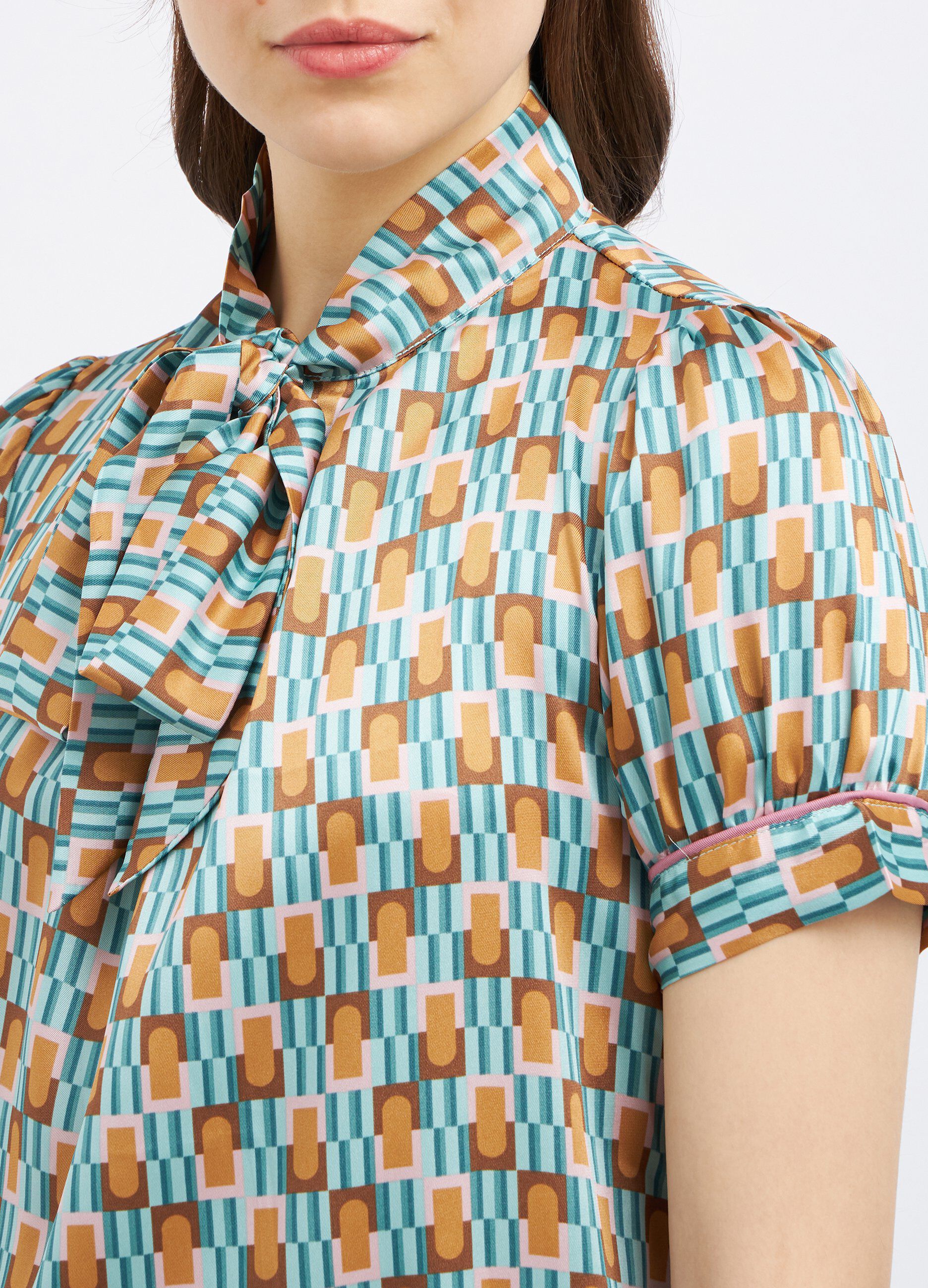 Blusa a maniche corte co fiocco donna_2