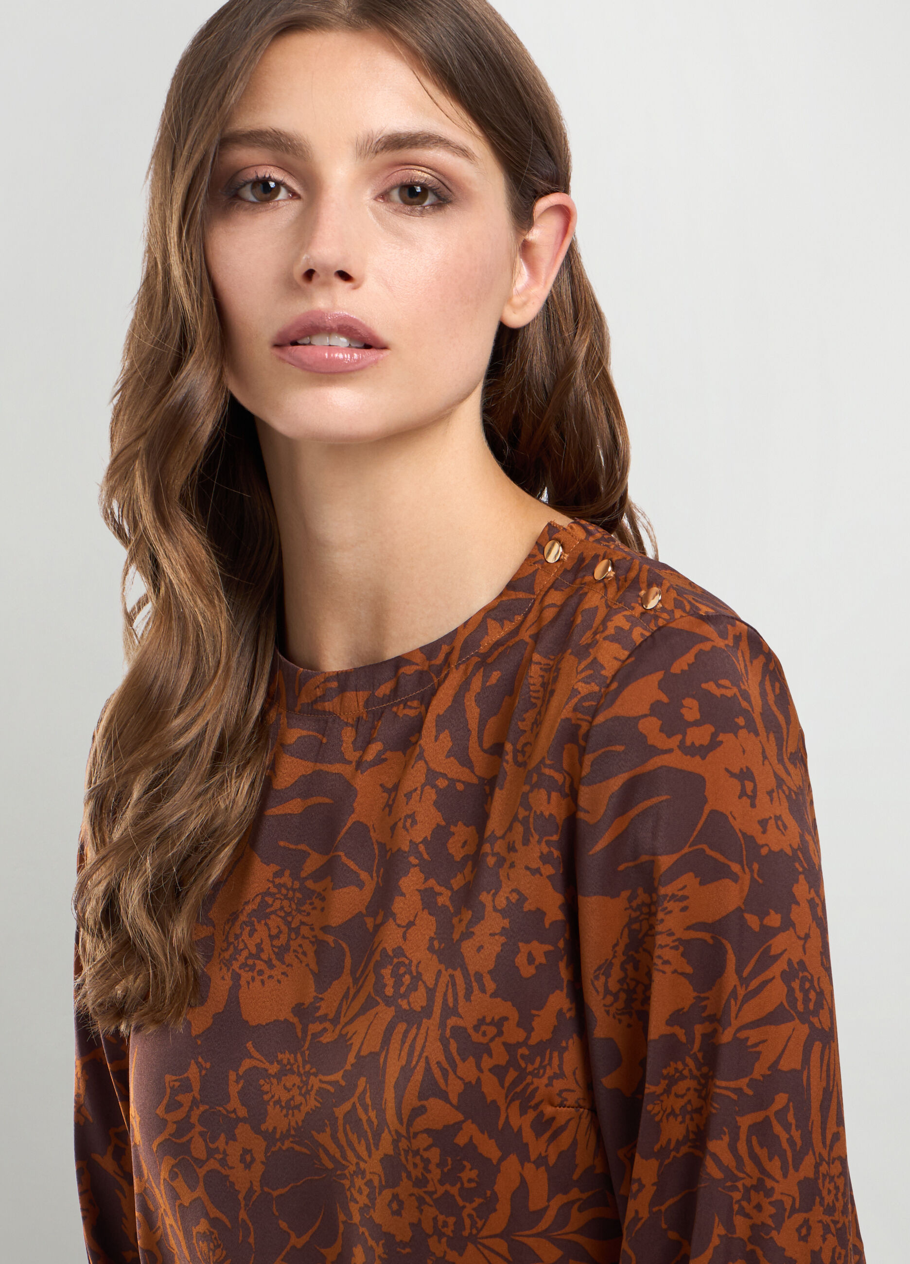 Blusa in raso con stampa donna_2