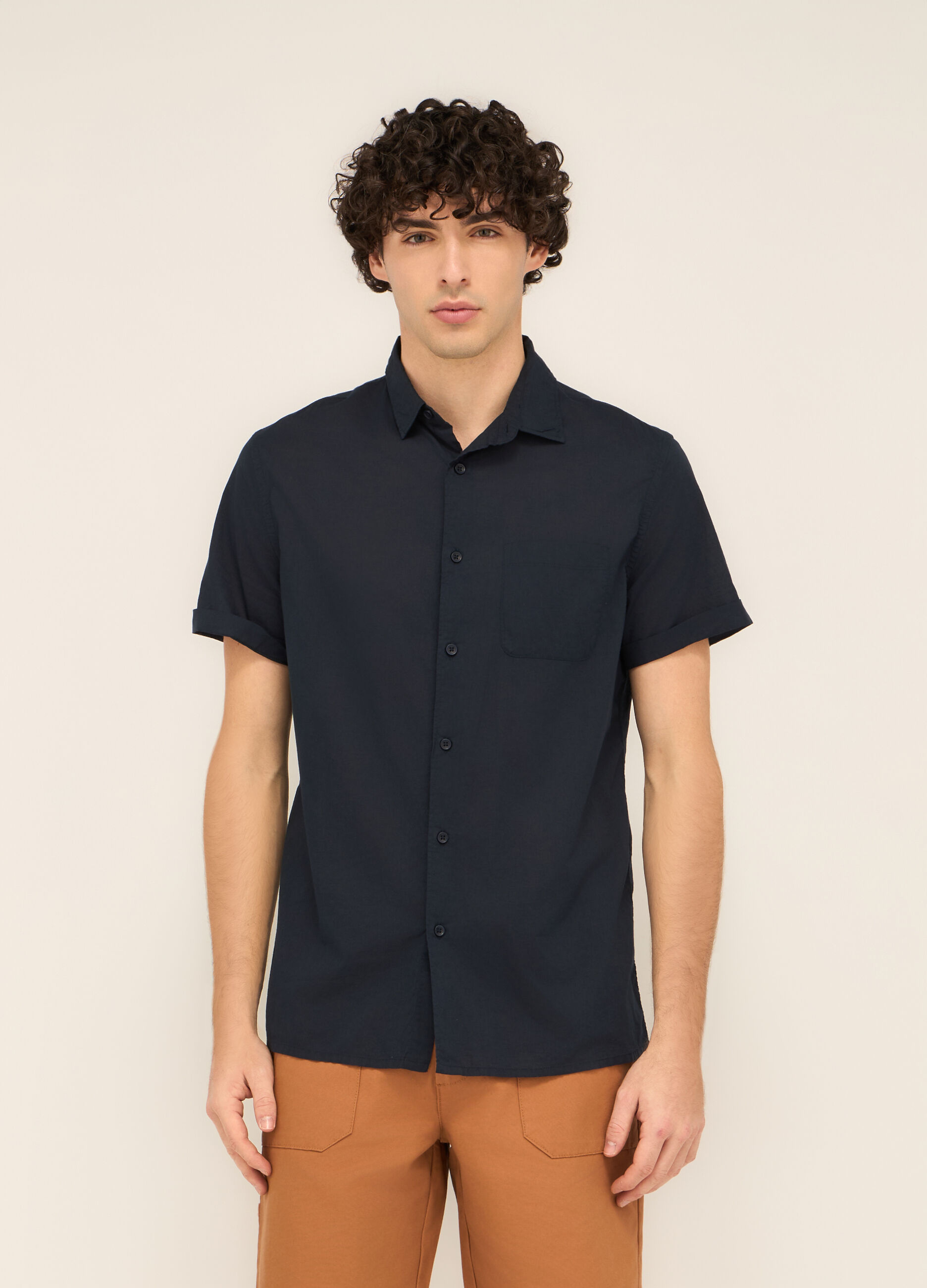 Camicia a maniche corte con taschino uomo_0