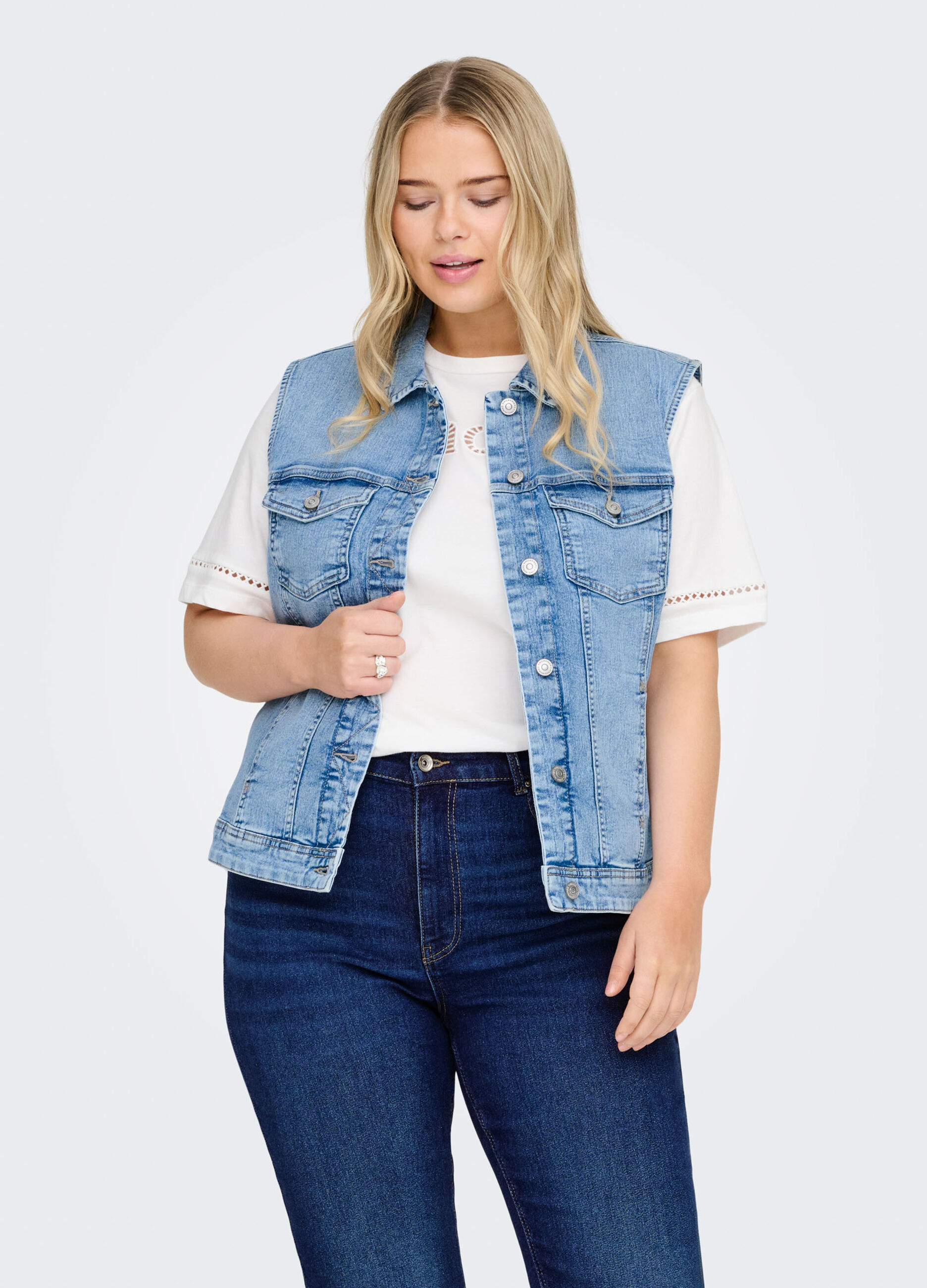 Giubbotto smanicato in denim