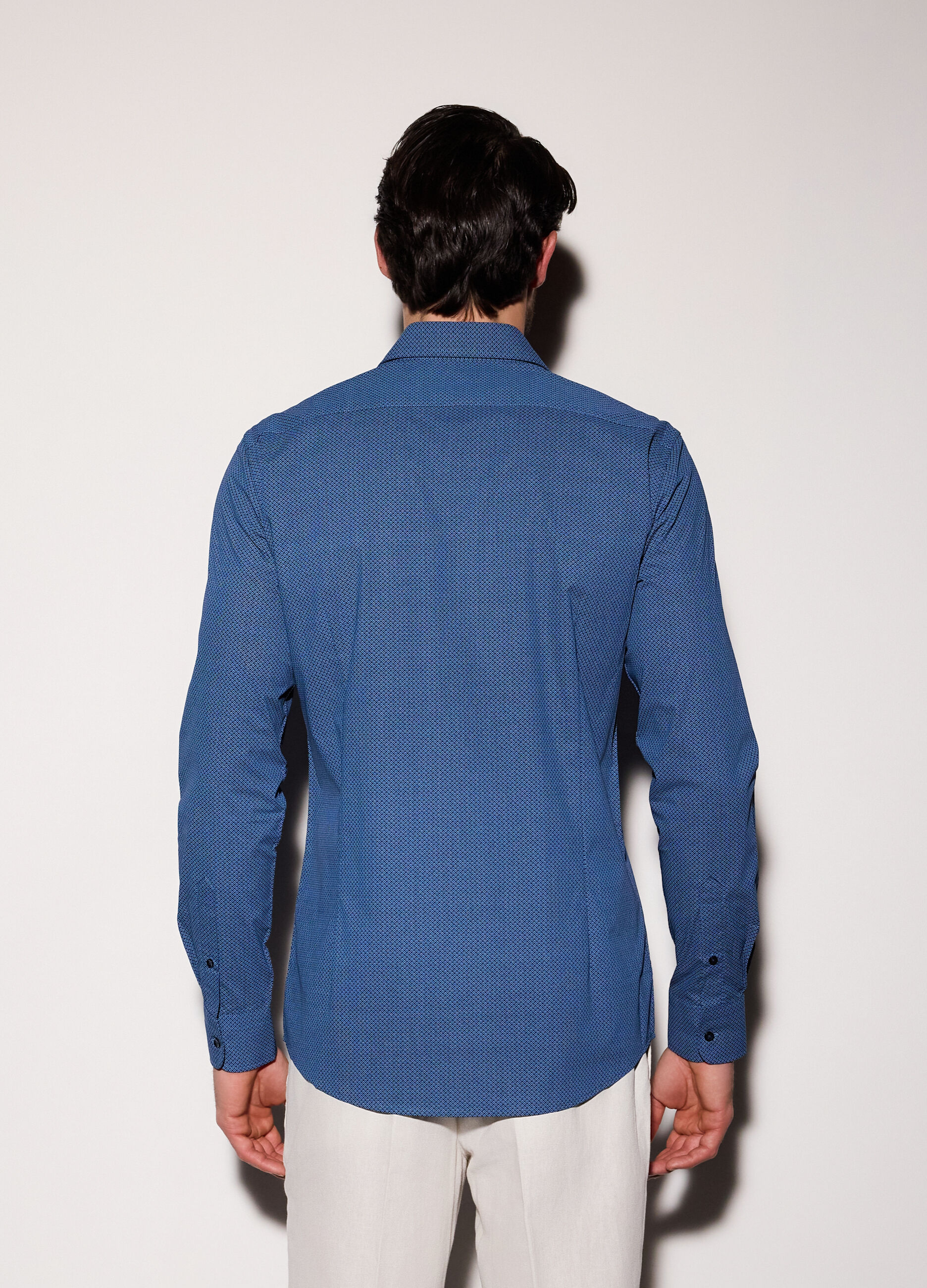 Camicia slim fit in misto cotone con micromotivo uomo
