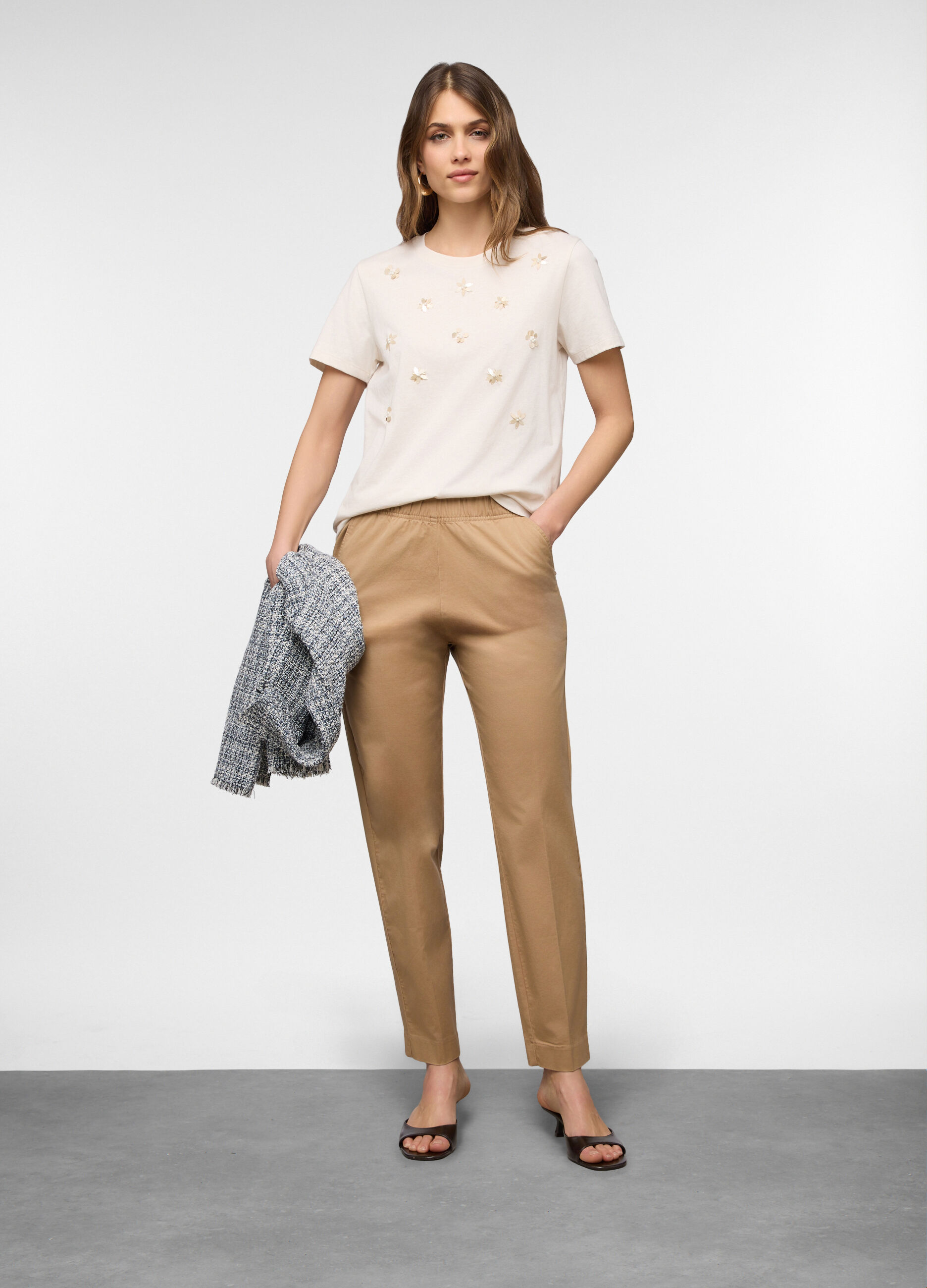 Pantaloni Fit Regular in twill di cotone stretch donna_0