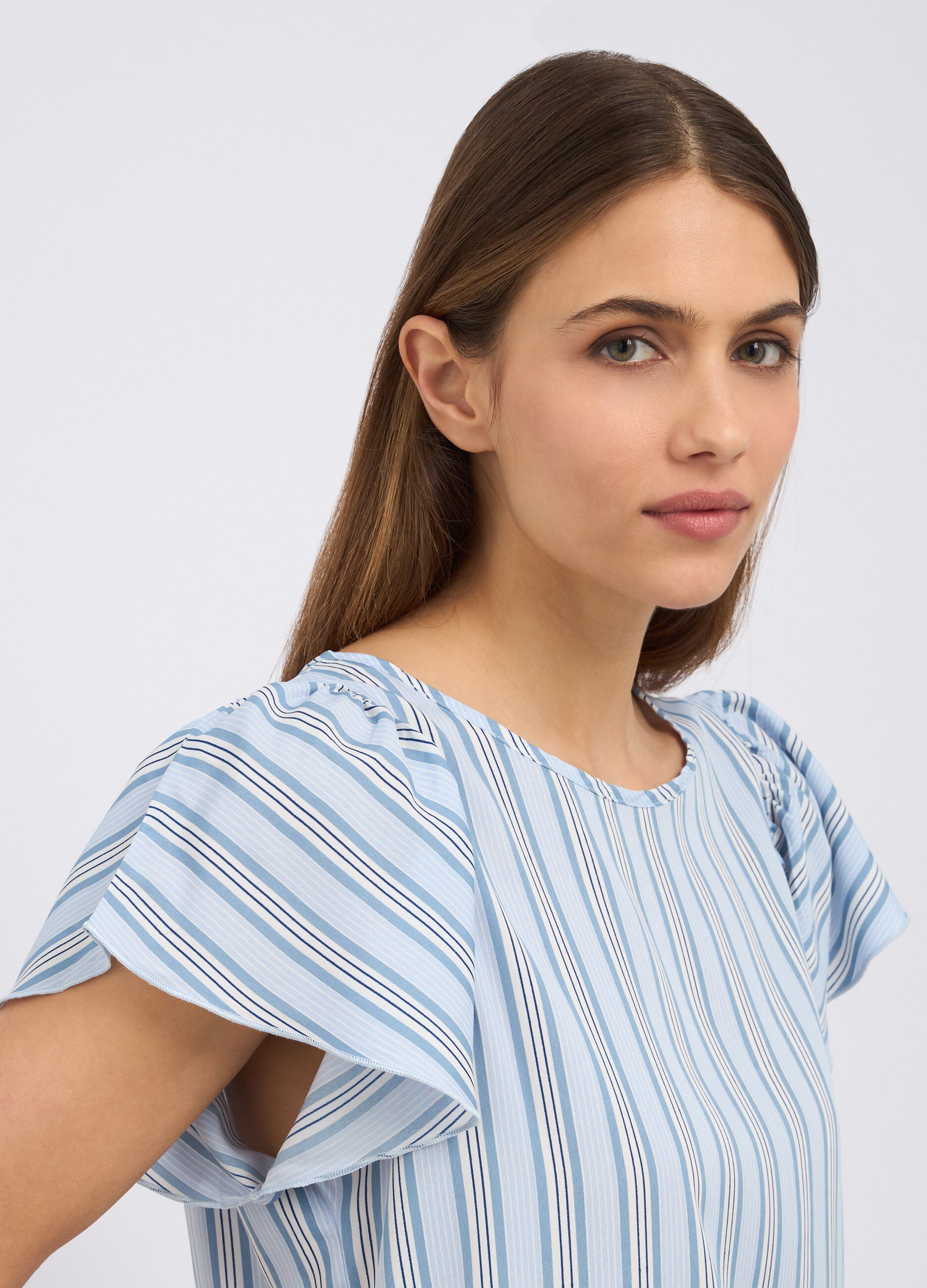 Blusa con maniche ad aletta donna_2