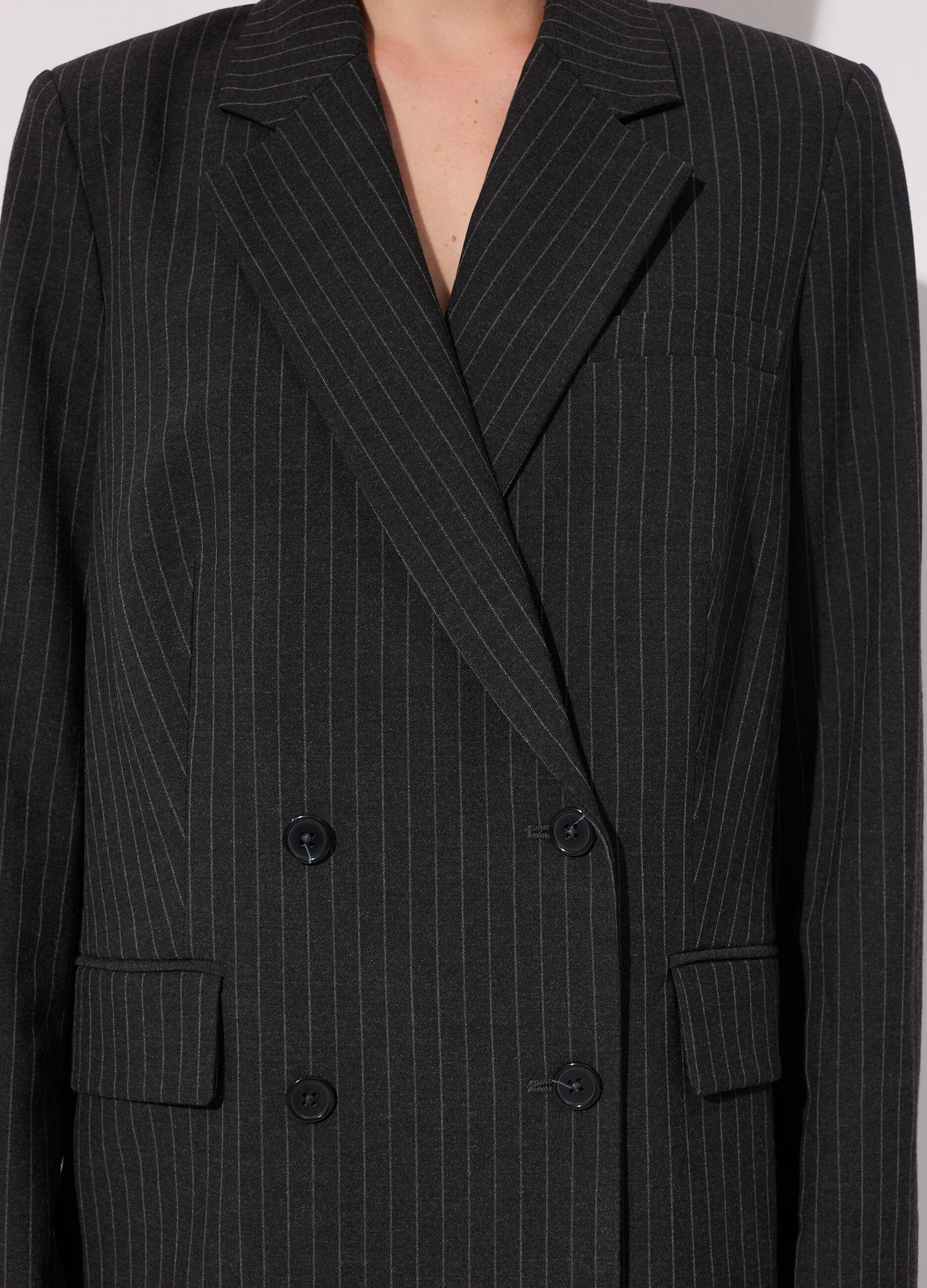 Blazer doppiopetto in gessato di misto viscosa donna_3