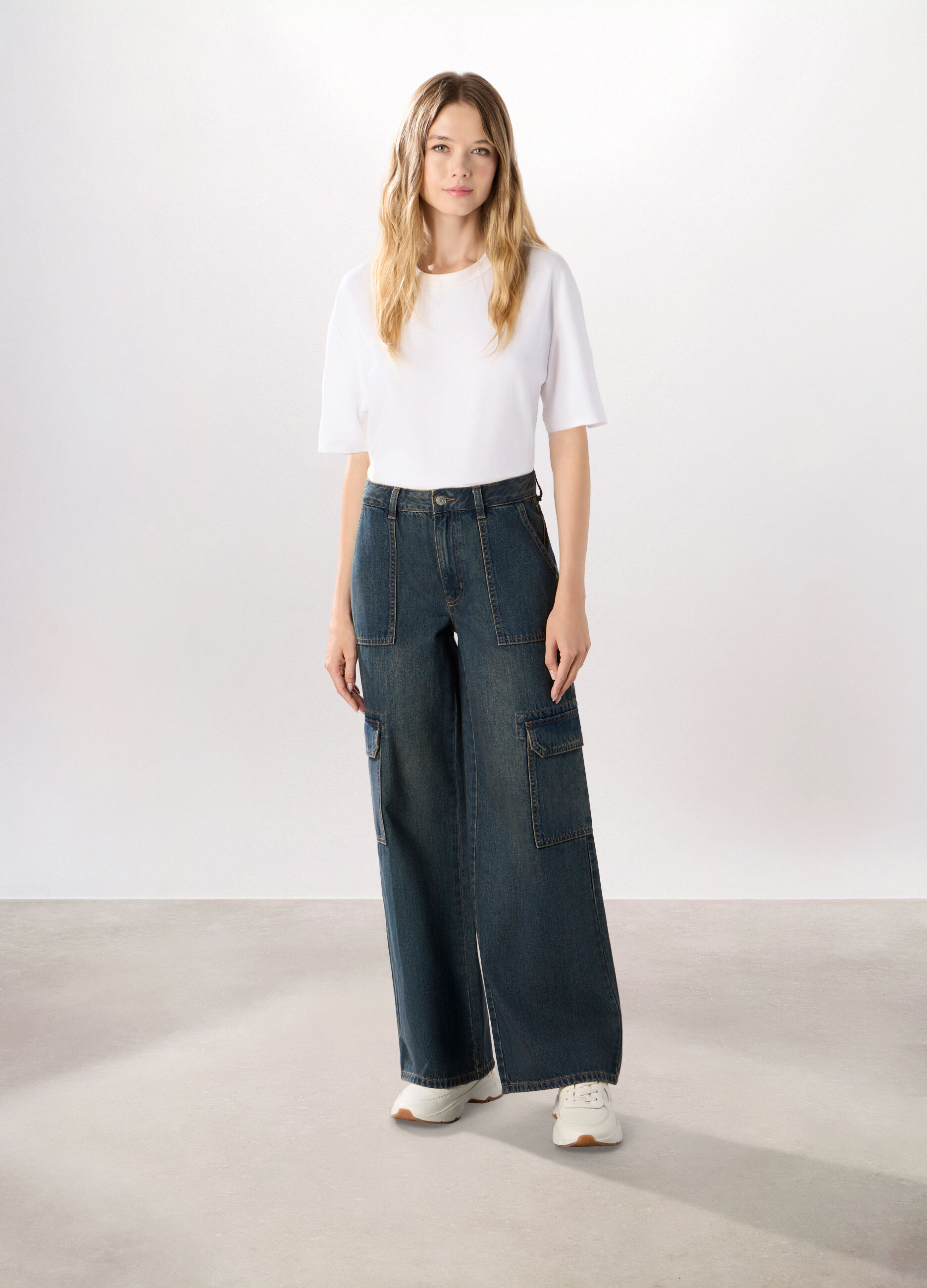 Pantaloni cargo wide leg in denim di puro cotone donna_0