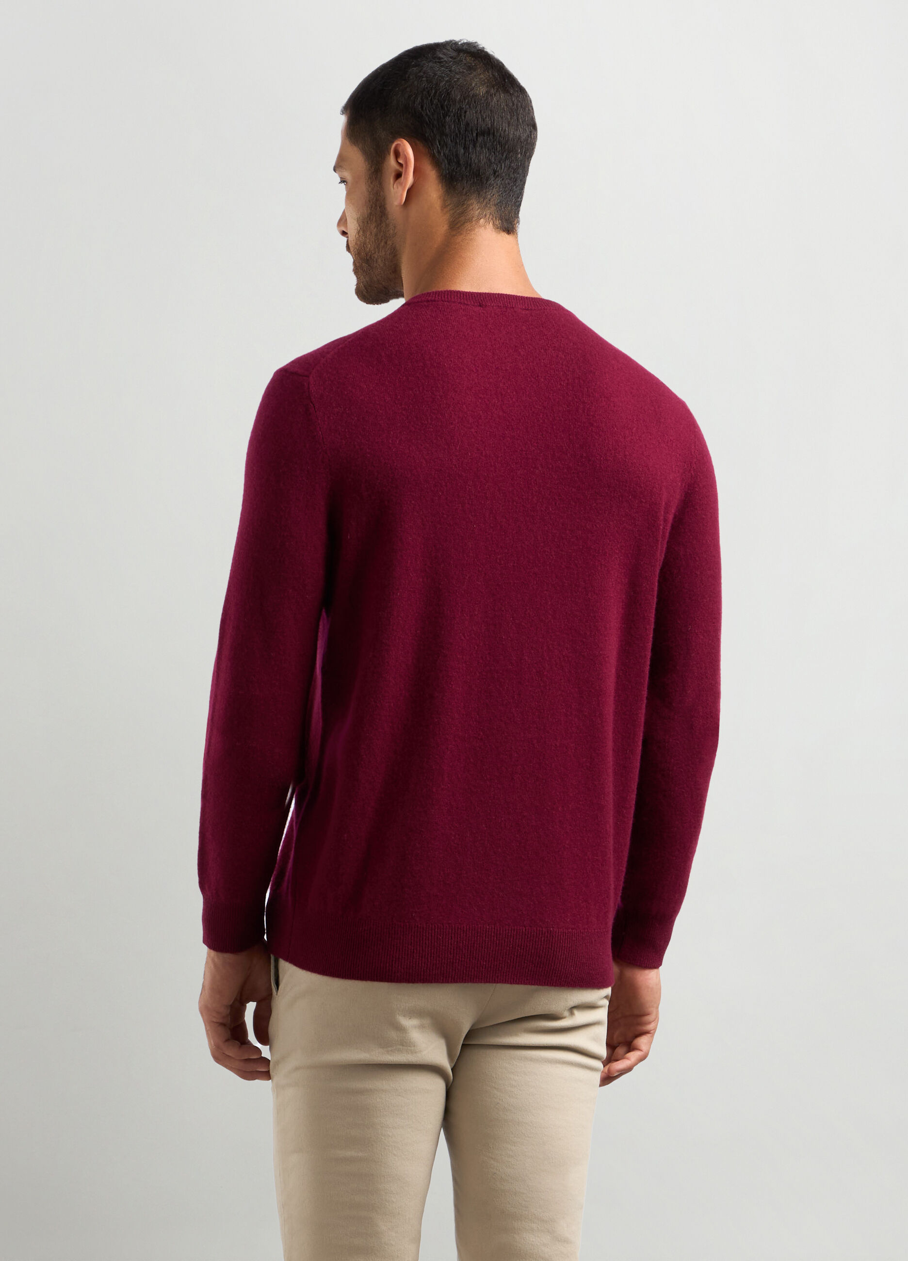 Maglione collo a V in puro cashmere uomo_1