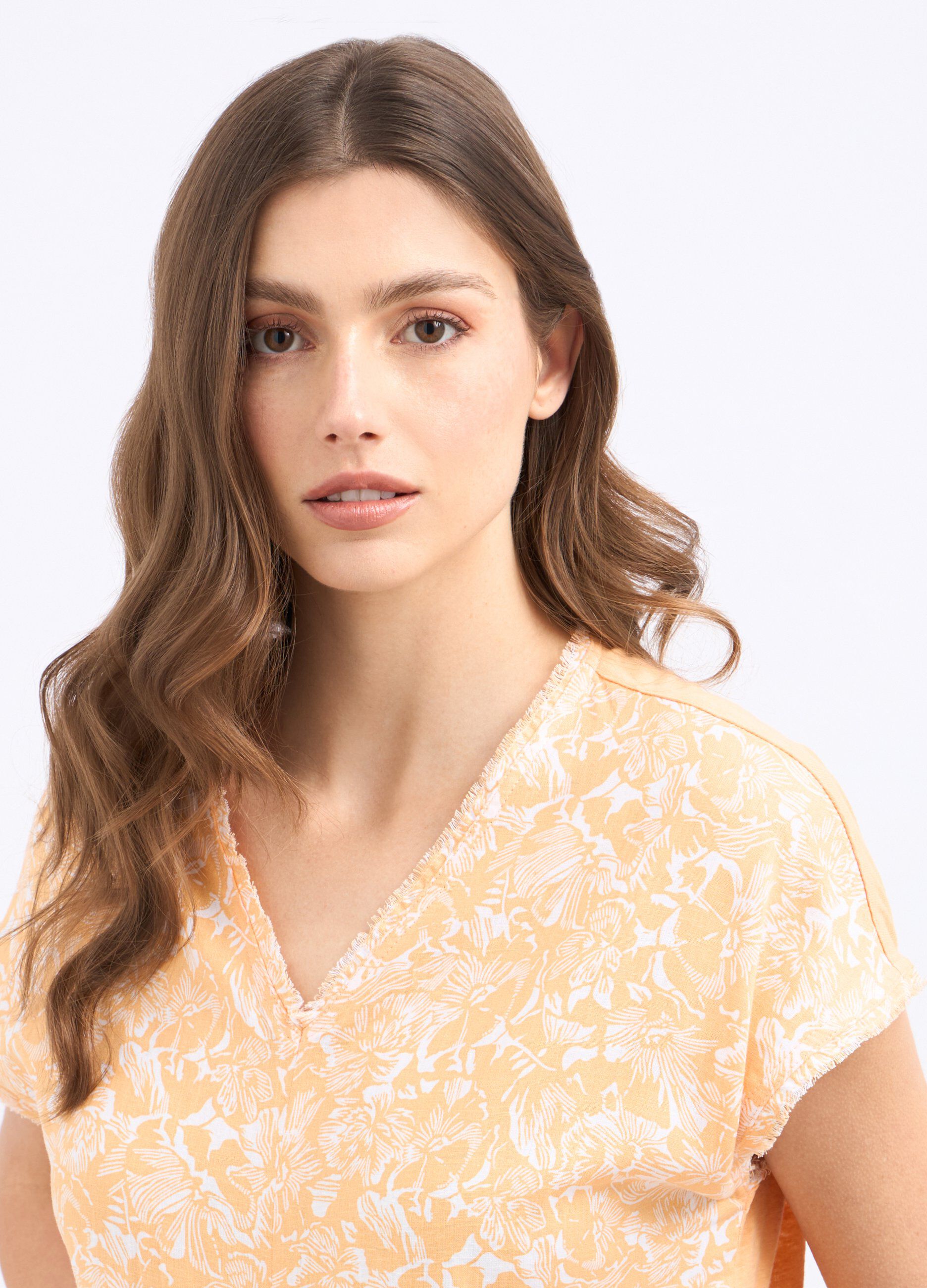T-shirt in misto lino con stampa donna_2