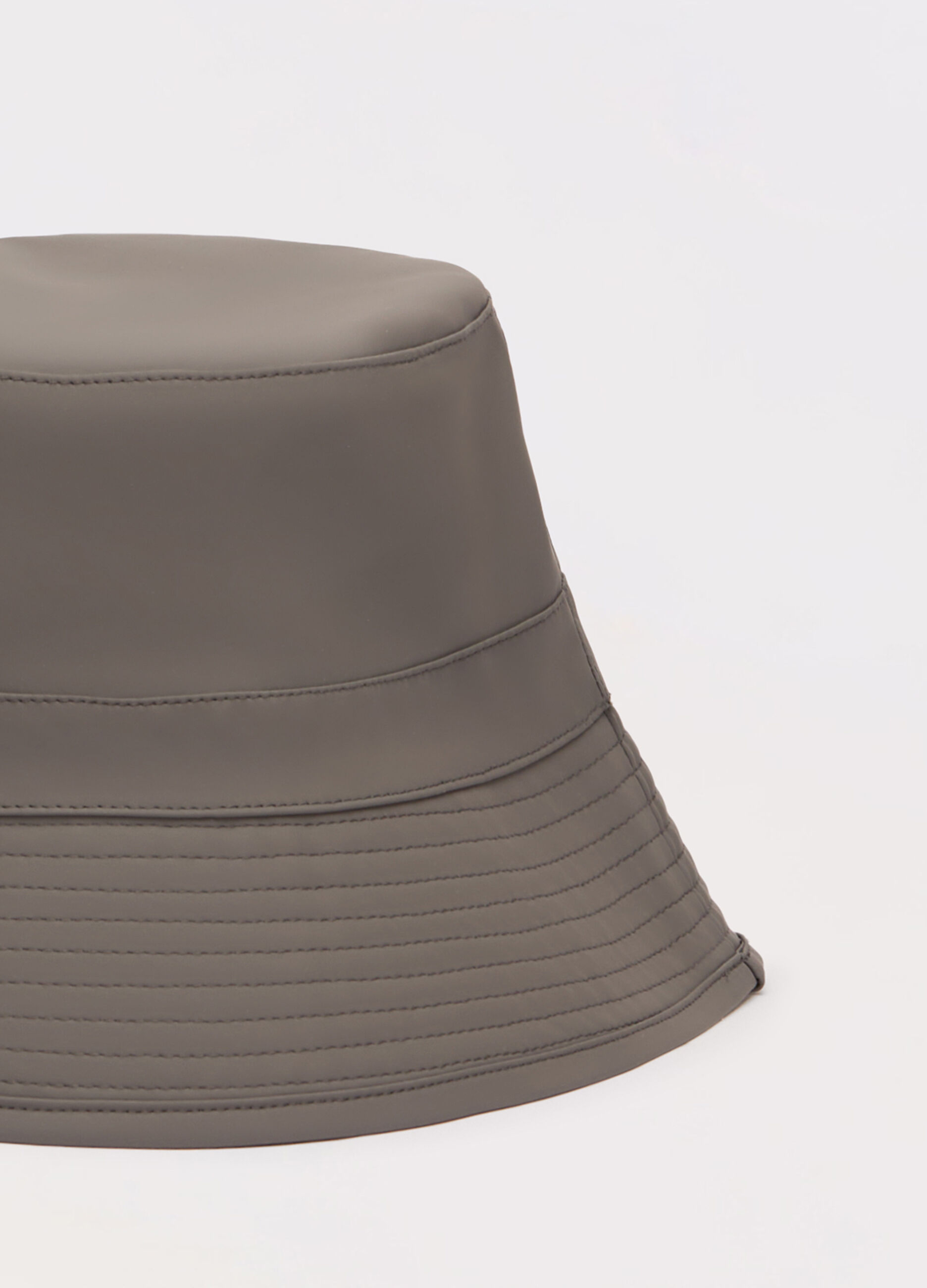 Bucket hat effetto gommato uomo_1