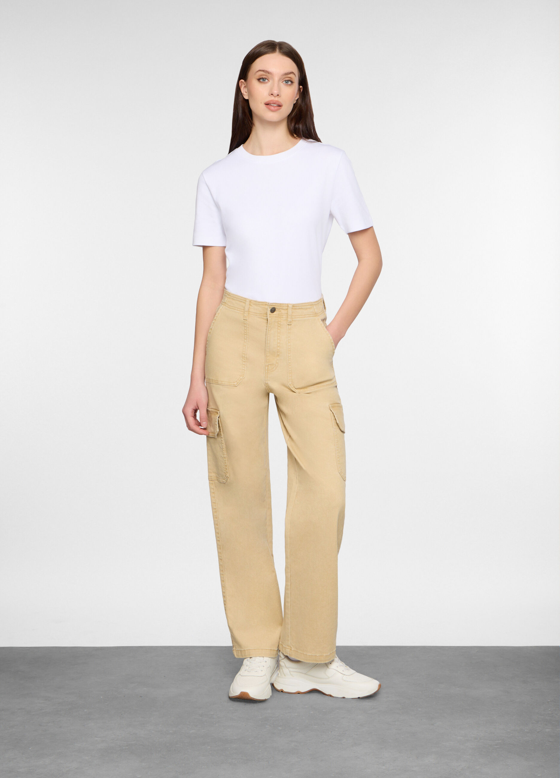 Pantaloni fit Cargo in cotone trattato donna_0