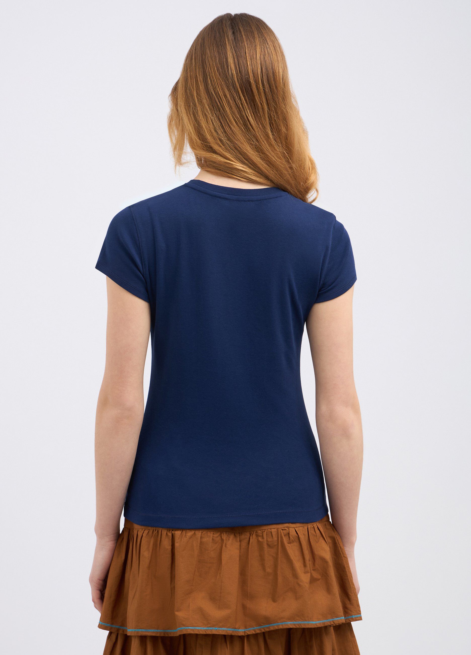 T-shirt in cotone con ricami ed applicazioni donna_1