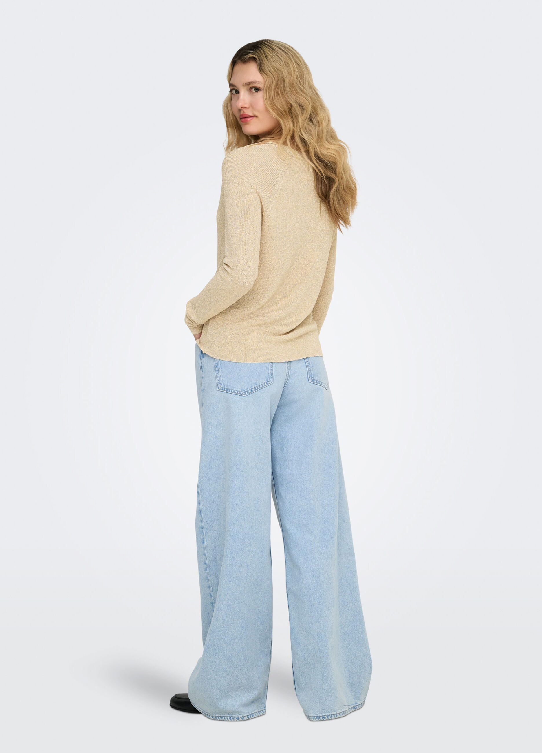 Pullover con scollo a V_4